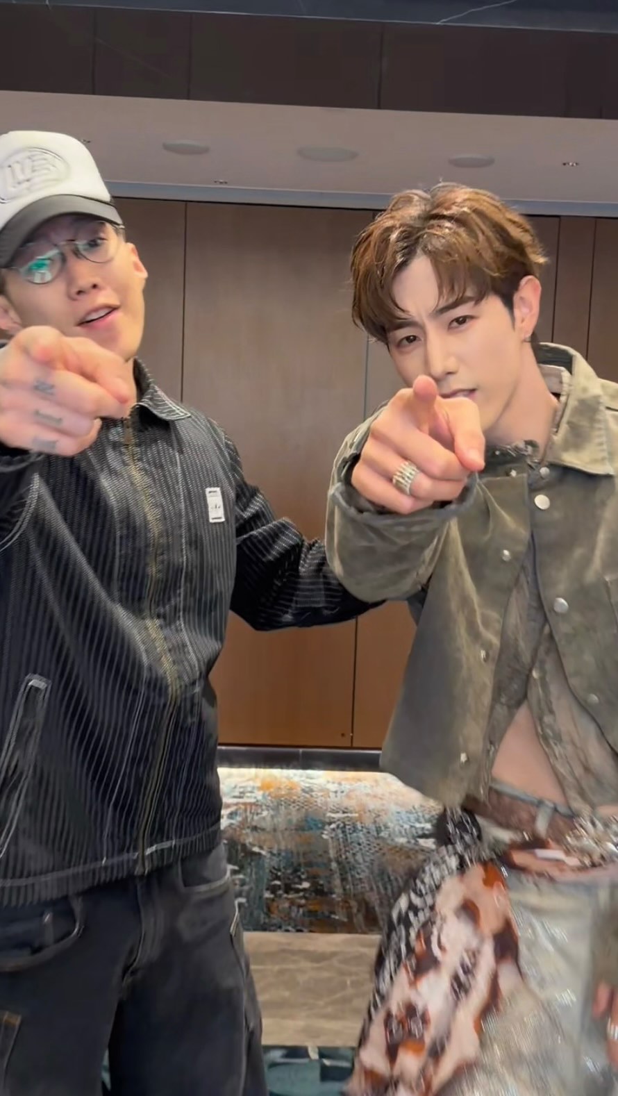 Sunsets and Cigarettes w/ @moresojuplease 

#MarkTuan #SunsetsandCigarettes #dancechallenge