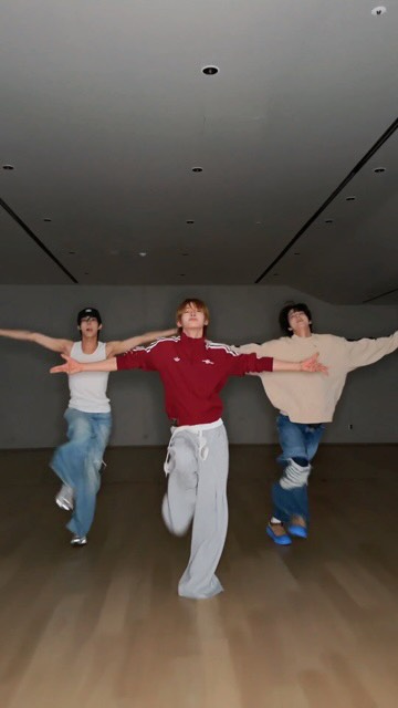 👏👏👏

#DOHOON #도훈
#HANJIN #한진
#SHINYU #신유
#TWS #투어스 #247WithUs