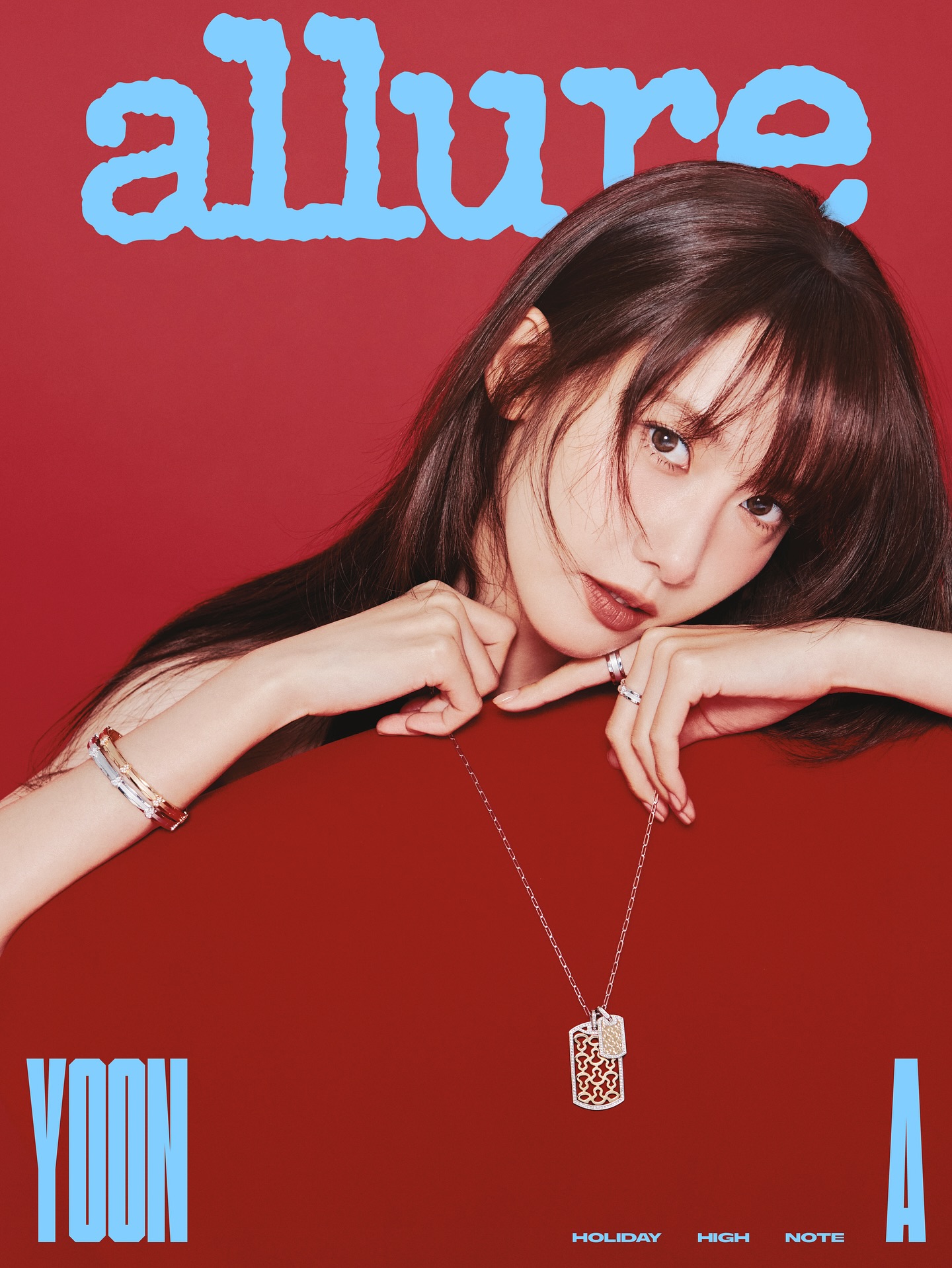 #제작지원 #Allure_Cover
<얼루어 코리아> 12월호 커버 스타는 배우 임윤아. 드라마 〈폭군의 셰프〉에서 섬세한 감정 연기로 깊은 인상을 남긴 그녀가, 새로운 스타일에 도전하며 설레는 모습을 얼루어와 함께 담아냈습니다. ♥️

▫️배우 임윤아의 다채로운 3종 커버와 1종의 게이트 커버, 지금 프로필 링크에서 가장 먼저 만나보세요.

YOONA LIM fronts three covers and a gatefold for <Allure Korea>’s December issue. Discover them now via the profile link.

EDITOR l 김지은
FEATURE EDITOR | 허윤선
DESIGNER | 나유진
PHOTOGRAPHER | 김신애 
STYLIST l 이보람
HAIR l 조미연
MAKEUP l 정수연
NAIL | 임미성
SET | 장양미
ASSISTANT l 고은

#키린 #Qeelin #QeelinJewellery @qeelinjewellery #임윤아 #윤아 #LIMYOONA #YOONA @yoona__lim