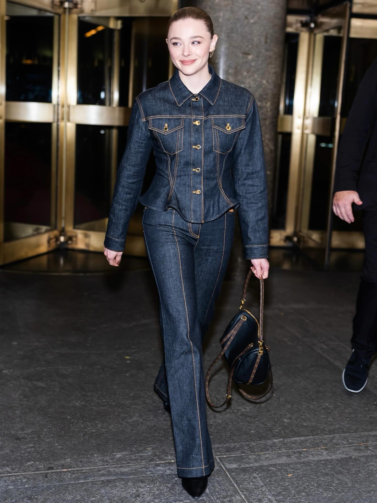 a little oh. what. fun. moment at @latenightseth