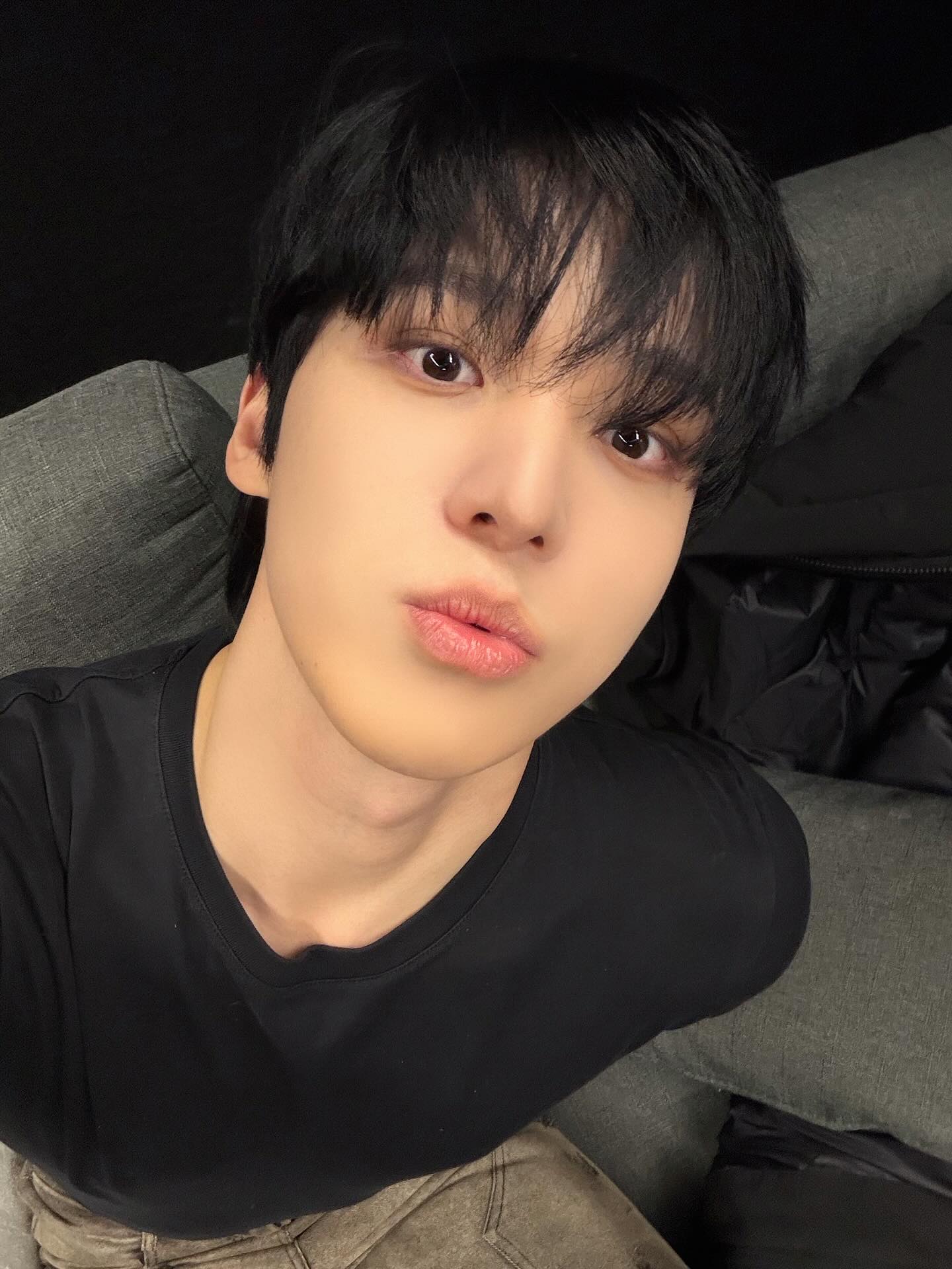 에이티니 생일축하해🫶
#Yunhois3gram #생일 #atiny