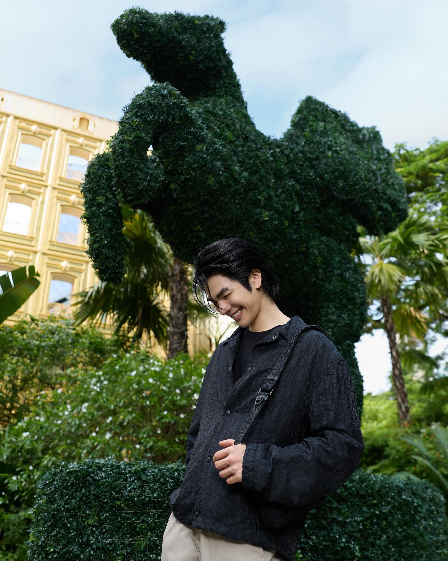 ,,, #DiorSpring26 moments shine at Dior Gold House 💚🎠🌟 ,,,