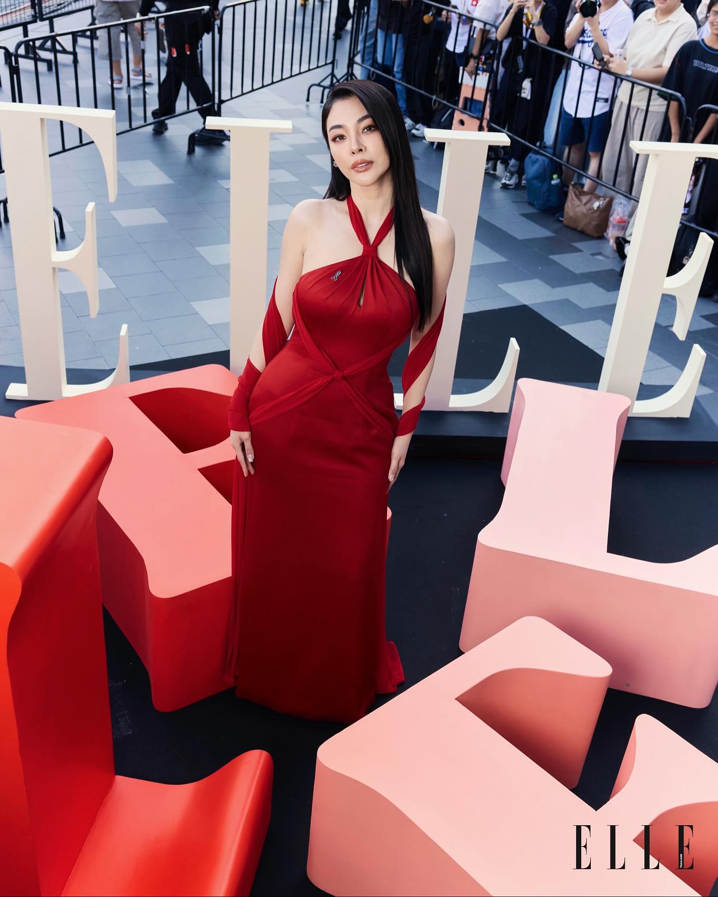 ♥️
@ellethailandofficial @silhouette_official @iconsiam 

#PerayainEFW2025
#SilhouettexFaye
#EFW2025
#SeeYouAtTheTent
#ELLEThailand #EFW25ATICONSIAM
#FayePeraya #ฝ้ายพีรญา