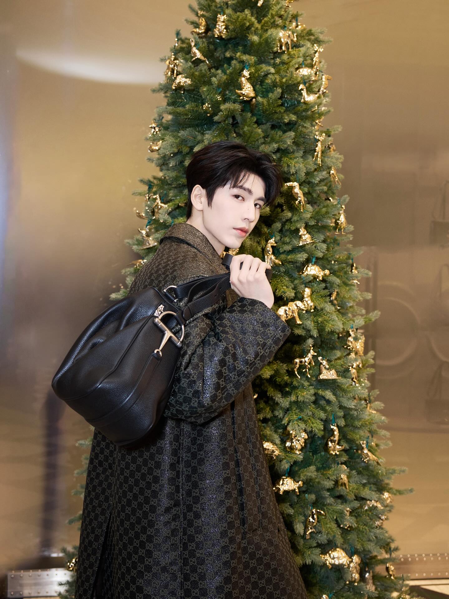 🎄#GucciGift  @gucci