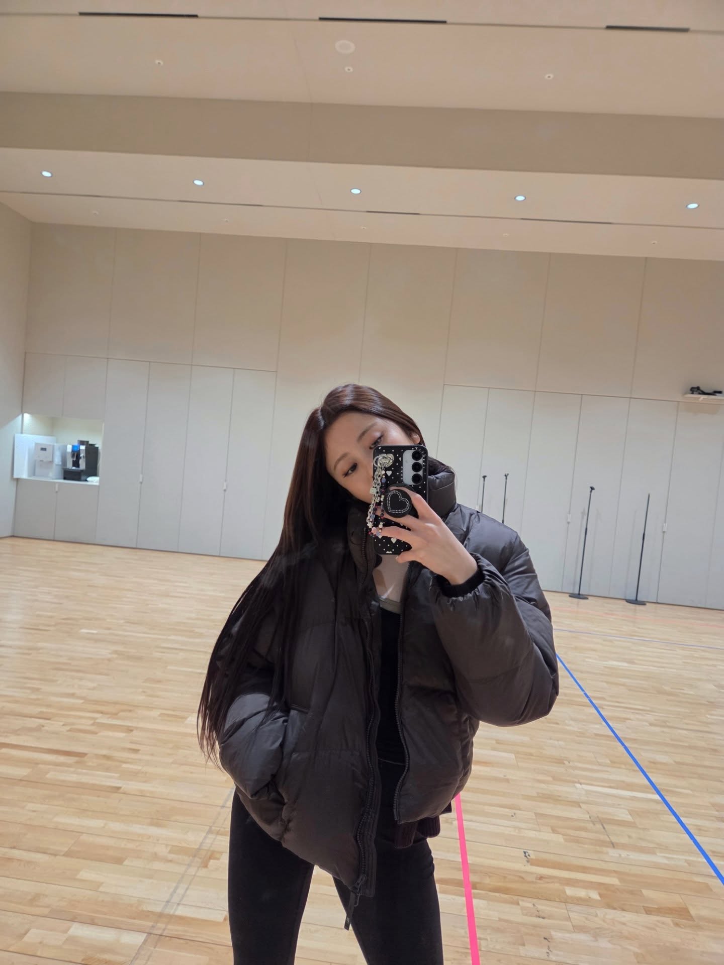 🤎 따뜻허... 
.
#광고 #휠라 #FILA #플로우다운