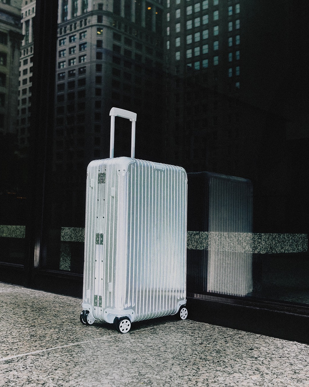 Eyes up in The Windy City.

In the American Midwest stands a city that transformed architecture: Chicago, origin of the skyscraper and home to a skyline that captures the imagination.

For the latest instalment of RIMOWA’s New Horizons series, photographer Daniel Shea (@danielpshea) follows his wife through the city’s historic districts, lensing its vertical rhythm between glass towers and heritage façades that reflect the narrative of discovery in their travels.

#RIMOWA #RIMOWANewHorizons