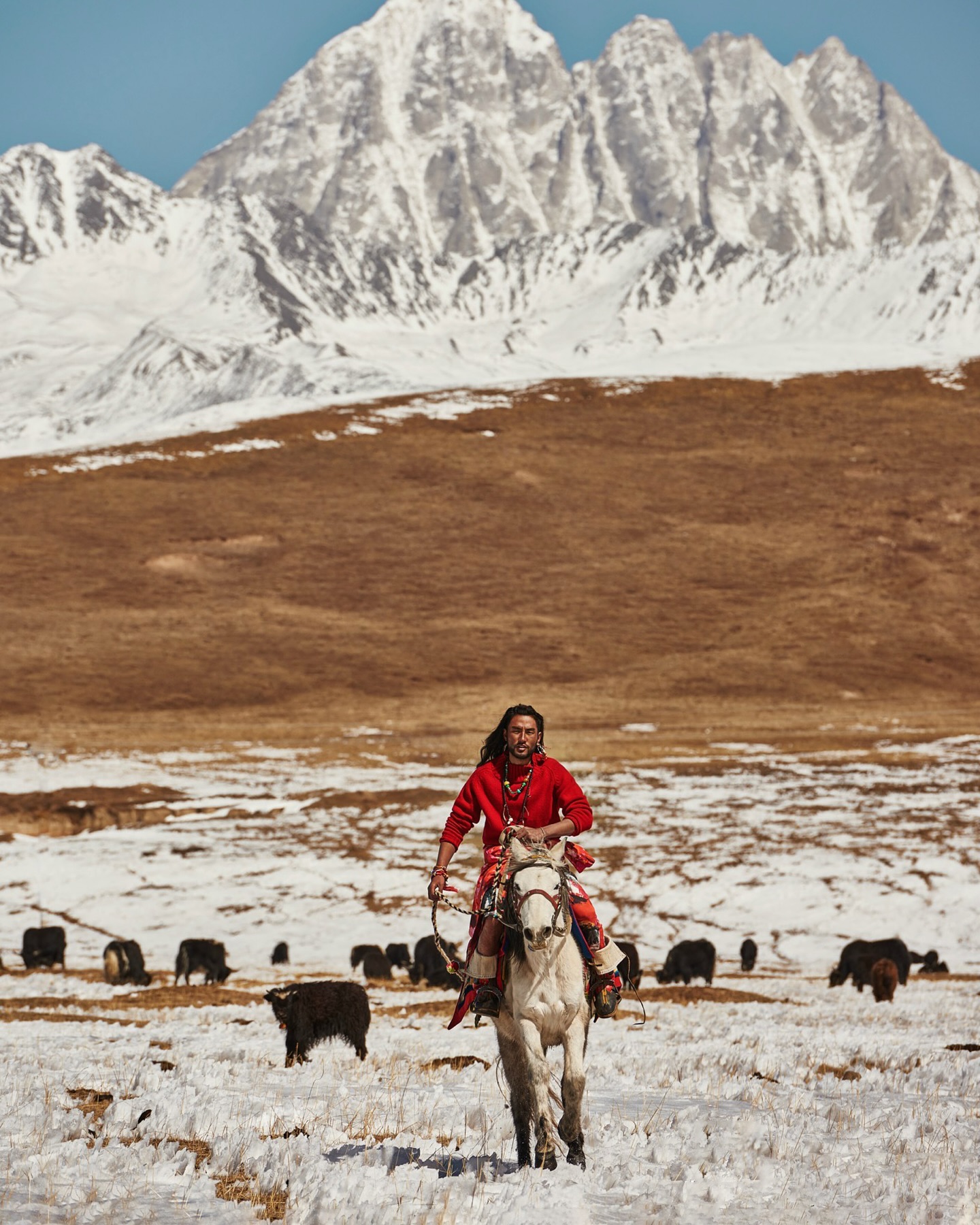 “The Roads of Nomads” Shot by @yinchao_Superstudio in Tibet For @ElleMen_China May 2016 issue

Photographer @yinchao_Superstudio
Editor Xiao Wei
Stylist @gaoya_____