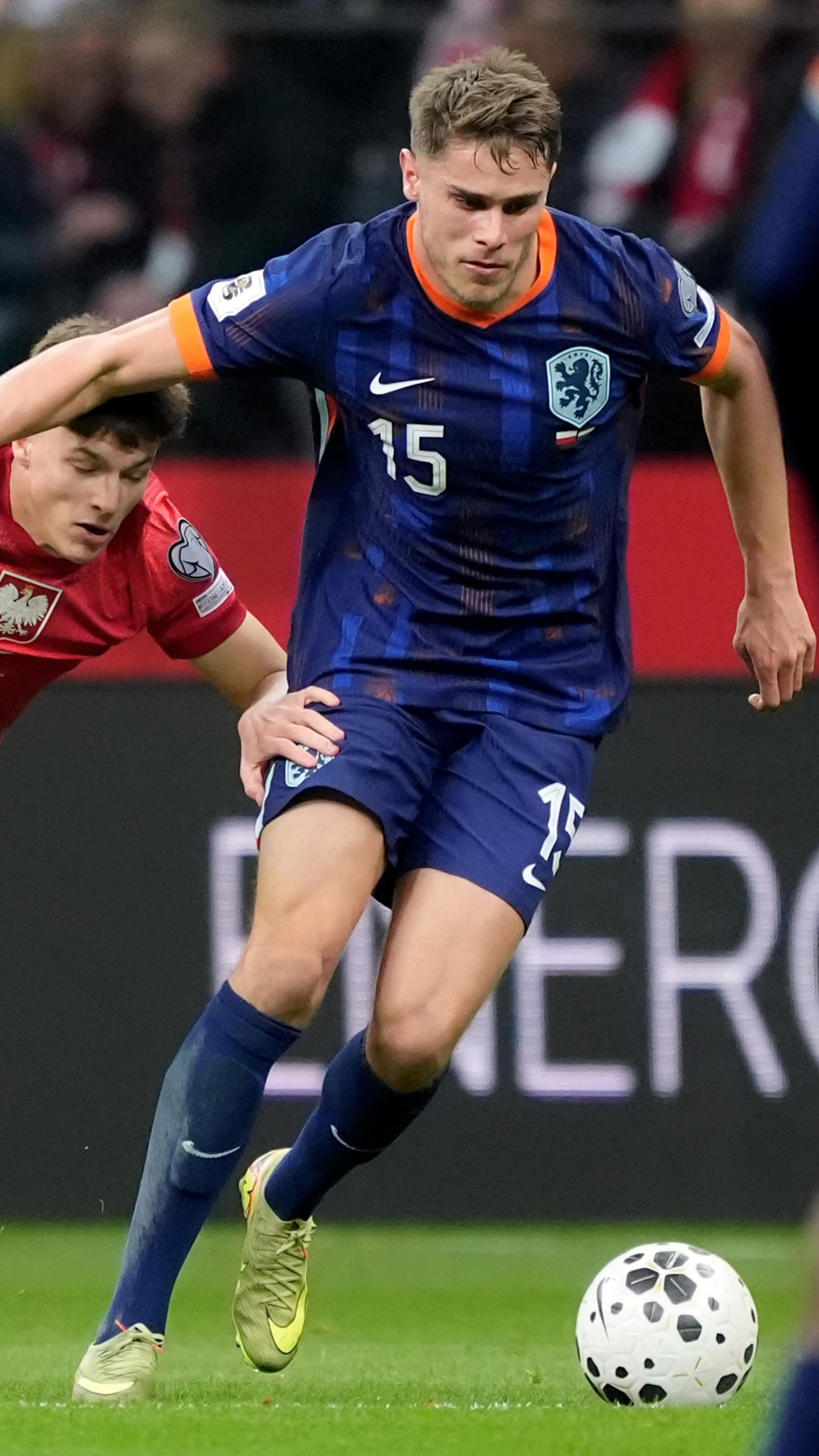 There’s only one way to stop him. 🤖⚡️ @mickyvdven 

#NothingLikeOranje