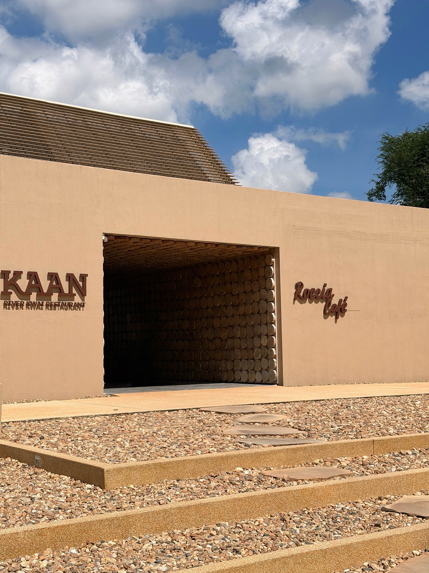 Stuck in this moment , I really miss all of you🩷🍂🤏🏻@buddybesties