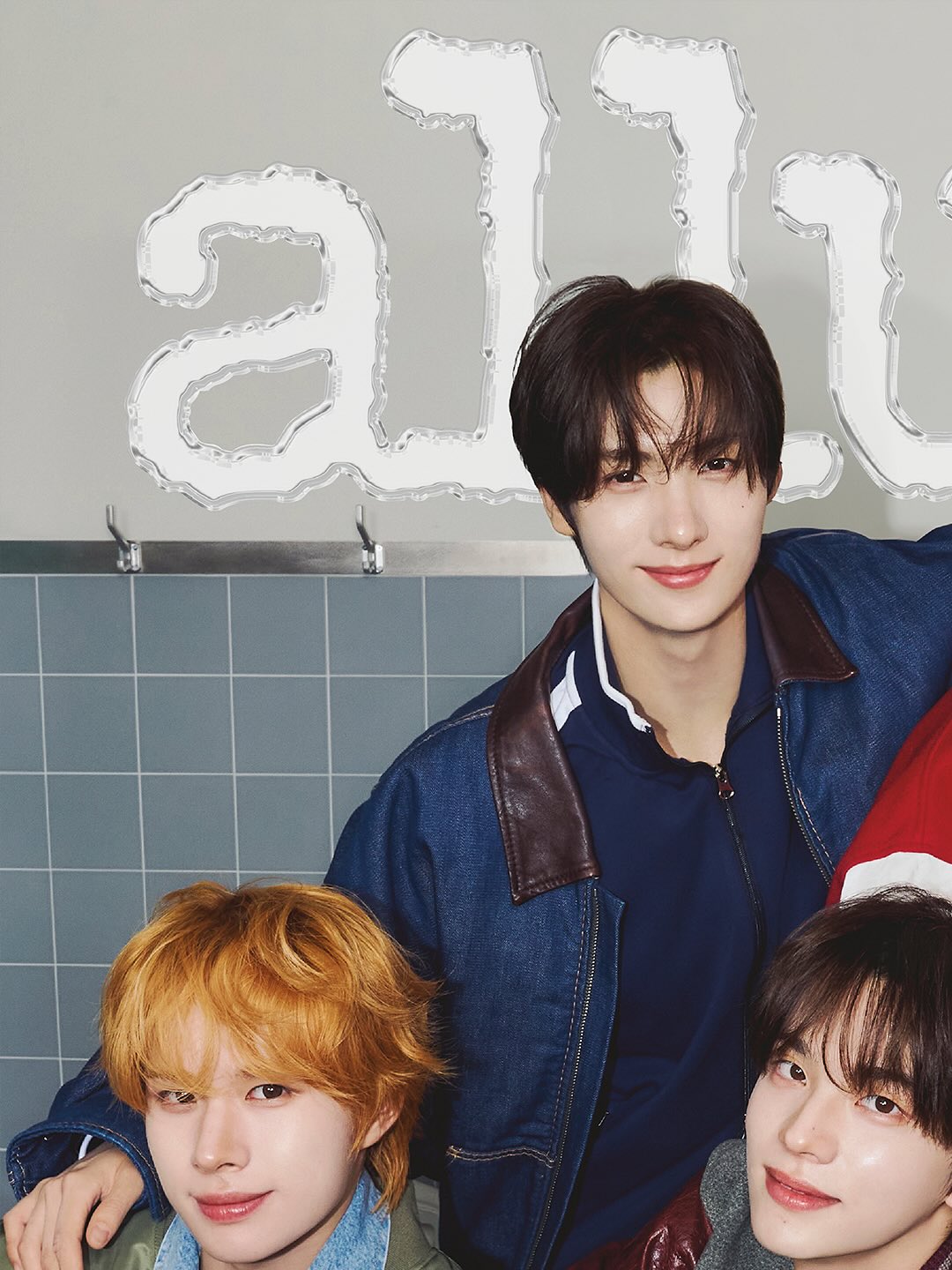 #제작지원 #Allure_DigitalEdition
서로의 에너지를 끌어 올리는 순간✨ 함께할 때 가장 빛나는 TWS 의 건강한 에너지. <얼루어 코리아> 디지털 에디션을 지금 공개합니다! 

▫️앞으로 공개될 TWS with 단백하니의 다양한 콘텐츠는 얼루어 디지털 채널을 통해 만날 수 있습니다.

EDITORㅣ하윤진, 주미리
DESIGNER l 나유진, 임정은
PHOTOㅣ장정우
STYLISTㅣ안소현
HAIRㅣ미래(오드샵)
MAKEUPㅣ이현희
SETㅣ김소정
ASSISTANT l 차민서, 한지윤

@tws_pledis @danback_hani  #단백하니 #TWS_단백하니 #단백질바 #단백질쉐이크#올영추천템