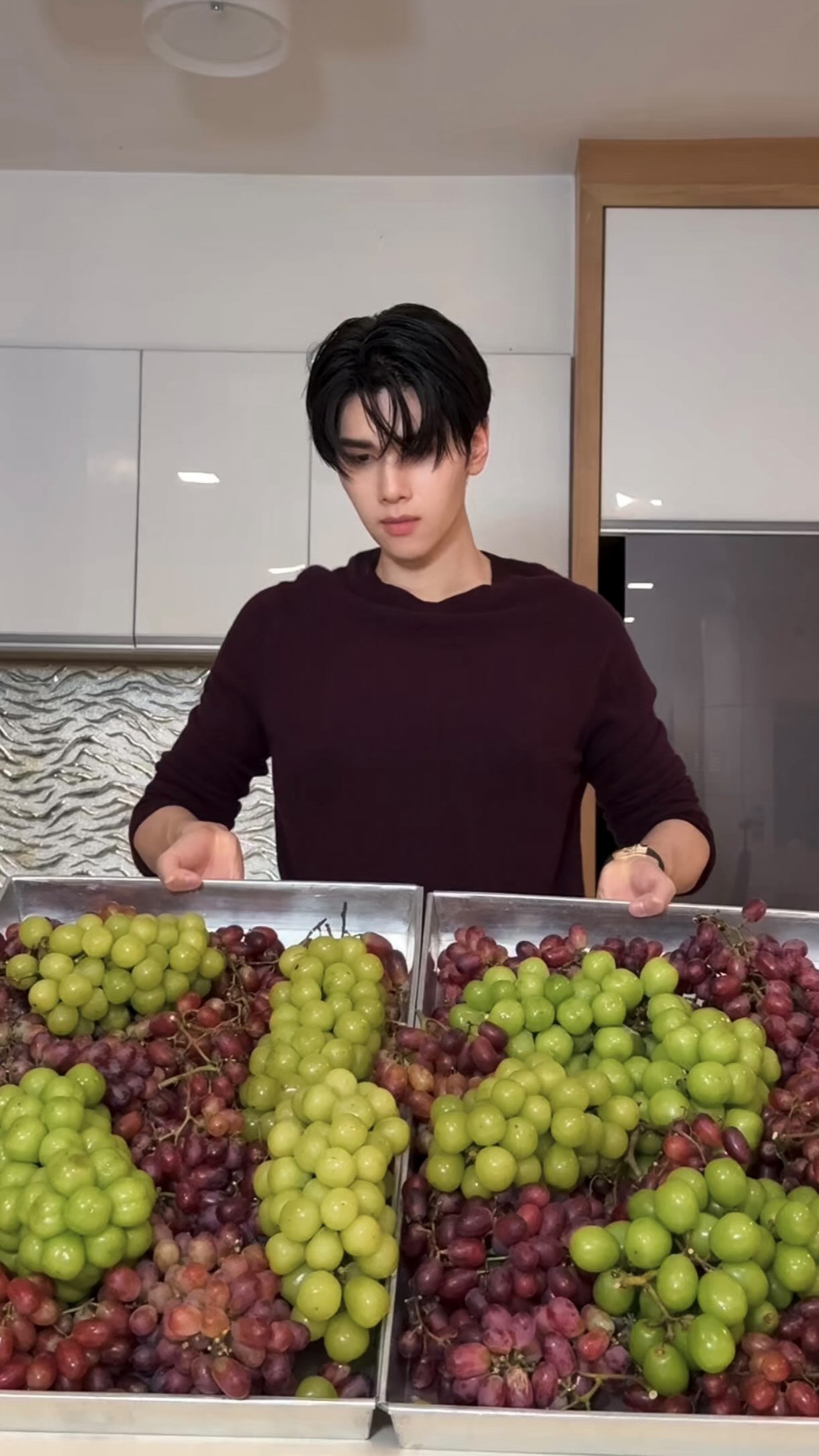 juicy grape rolls 🍇