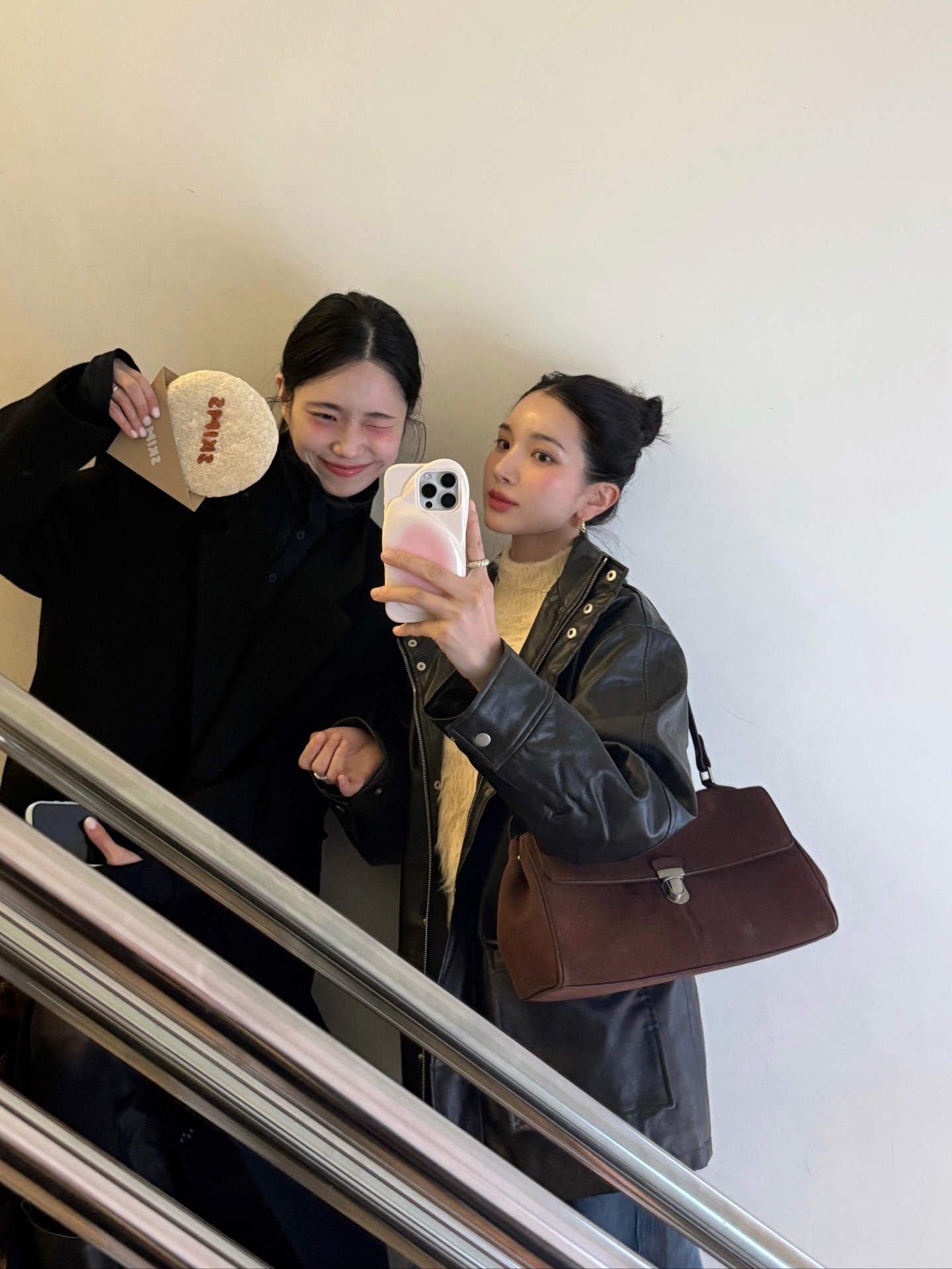 여보 나 크리스마스 준비해보께여 🐦‍🔥🔥✨ @skims ♥️👀