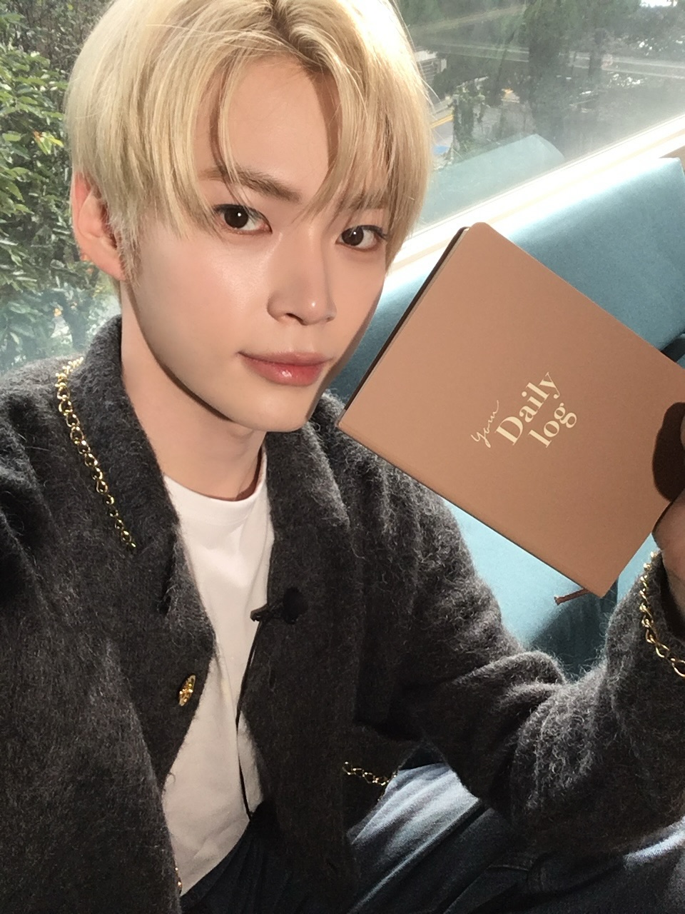 Daily log 💬

#ZEROBASEONE #ZB1 #제로베이스원 
#SUNGHANBIN #성한빈