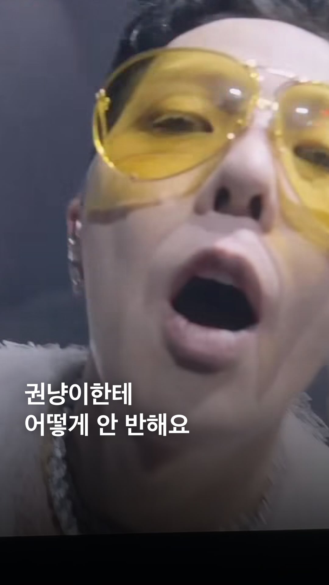 지드래곤(@xxxibgdrgn) 애교가 오늘 정도를 모르네요. 정말 감사하다.🙏 🎥 아이즈매거진