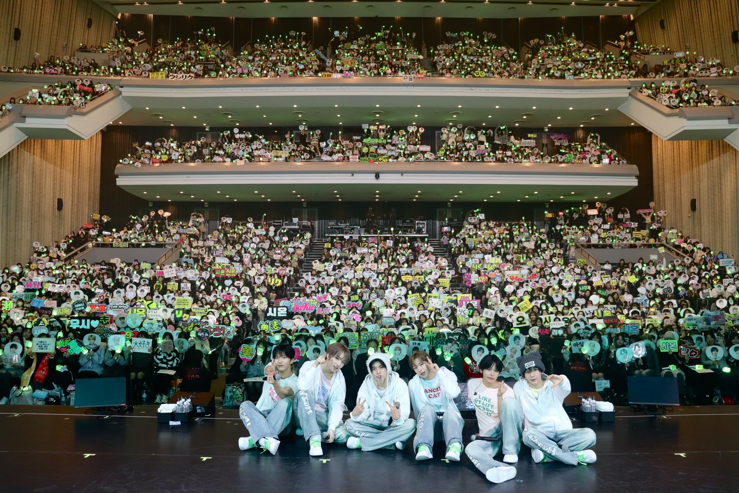 NCT WISH 1st CONCERT TOUR ’INTO THE WISH : Our WISH‘ in JAPAN with NCTzens💚 DAY2

#NCTWISH #INTOTHEWISH #OurWISH 
#NCTWISH_CONCERT_TOUR #OSAKA