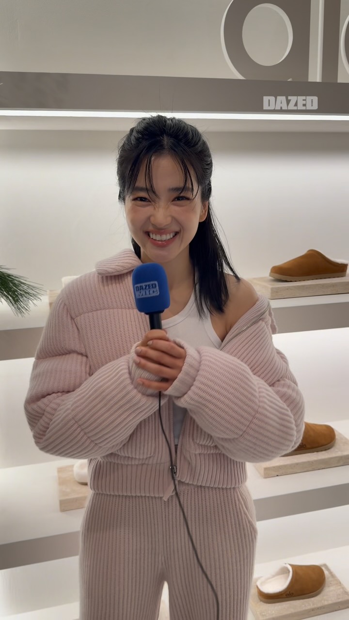 STUDIO TO STREET

@alo

운동 끝, 갈아입을 필요 없이 바로 외출! 알로ALO의 홀리데이 컬렉션 ‘아틀리에’를 기념한 팝업이 1월 4일까지, 롯데 에비뉴엘 월드타워점 더크라운에서.

editor SHIN HAEDEUN(SUN)