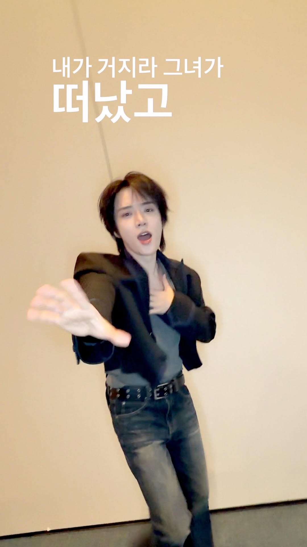 #힙합보단사랑사랑보단돈 #그리고_돈보단_너 ✨..

#투모로우바이투게더 #TOMORROW_X_TOGETHER #TXT
#범규 #BEOMGYU