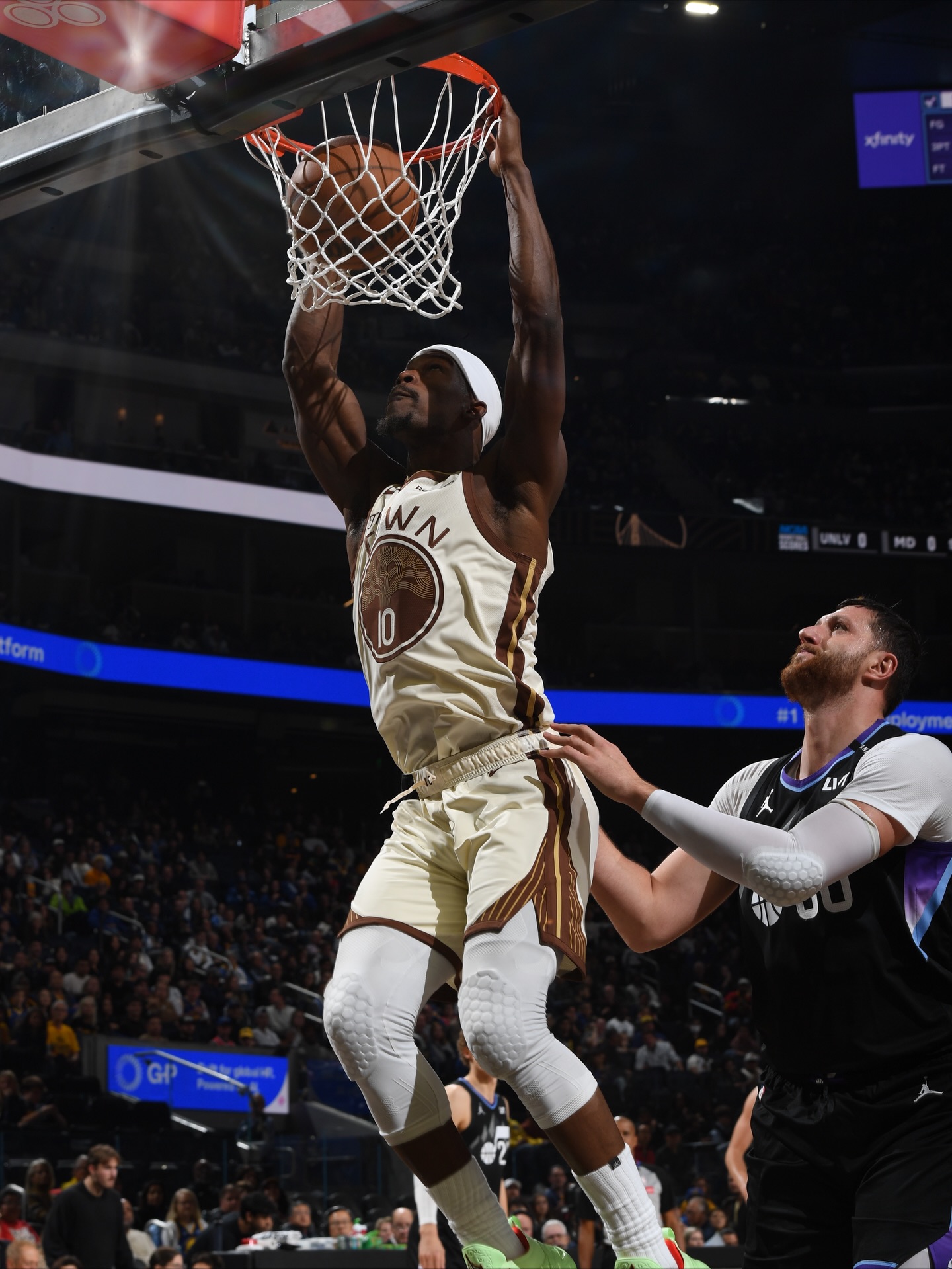 about last night 19/82

i had to pass @buddylove the ball