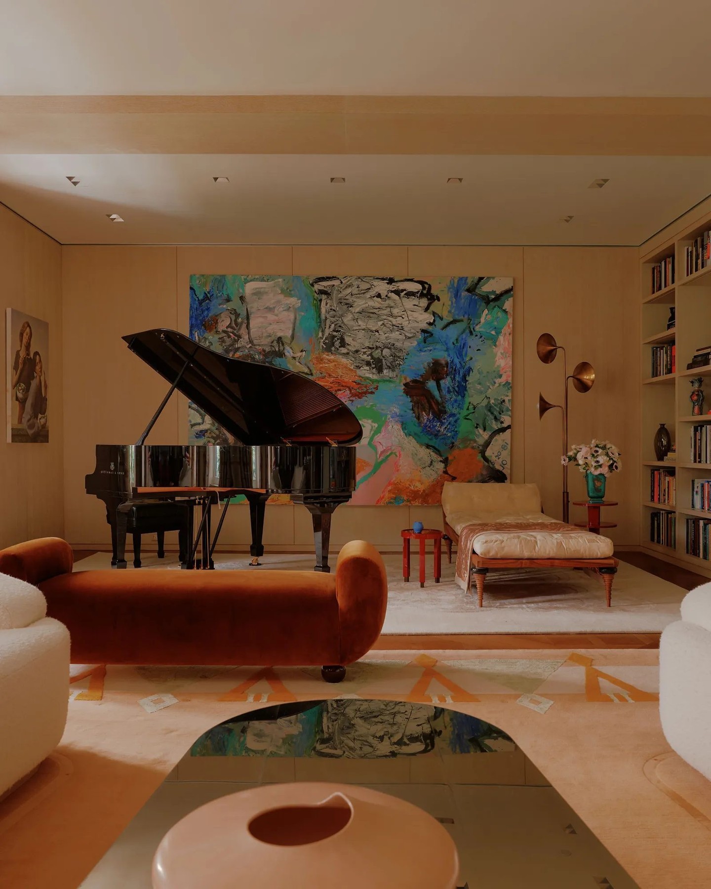 “Every project is an opportunity to do something we haven’t done before,” says architect and interior designer Rafael de Cárdenas (@rafaeldecardenas.ltd), now in his 19th year in business, reflecting on the Upper East Side brownstone his firm recently completed. This commission could easily have been a quick fix, but de Cárdenas saw an opportunity to challenge both his and his clients’ expectations

Tour the sumptuous the six-story NYC townhouse at the link in bio. Photography @william.jess.laird; words @lauramaytodd