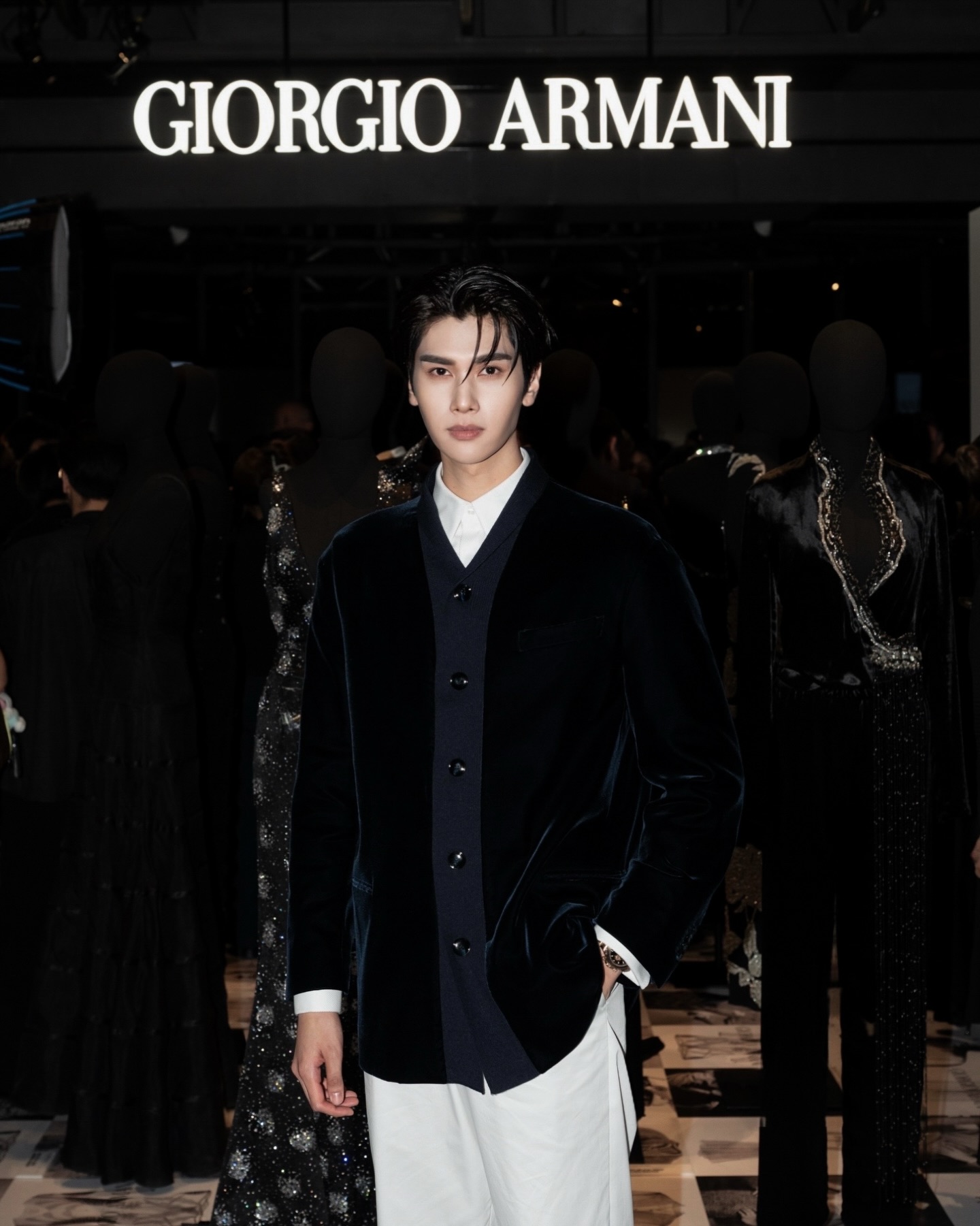 Honoured to join @GiorgioArmani for the Armani/Archivio exhibition, marking the opening of its new boutique. The installation of 30+ looks from the archive and Privé captures Giorgio Armani’s enduring elegance across five decades.

See it next at ICONSIAM from 22 November.

@giorgioarmani #GiorgioArmani #GiorgioArmaniBangkok #ArmaniArchivio