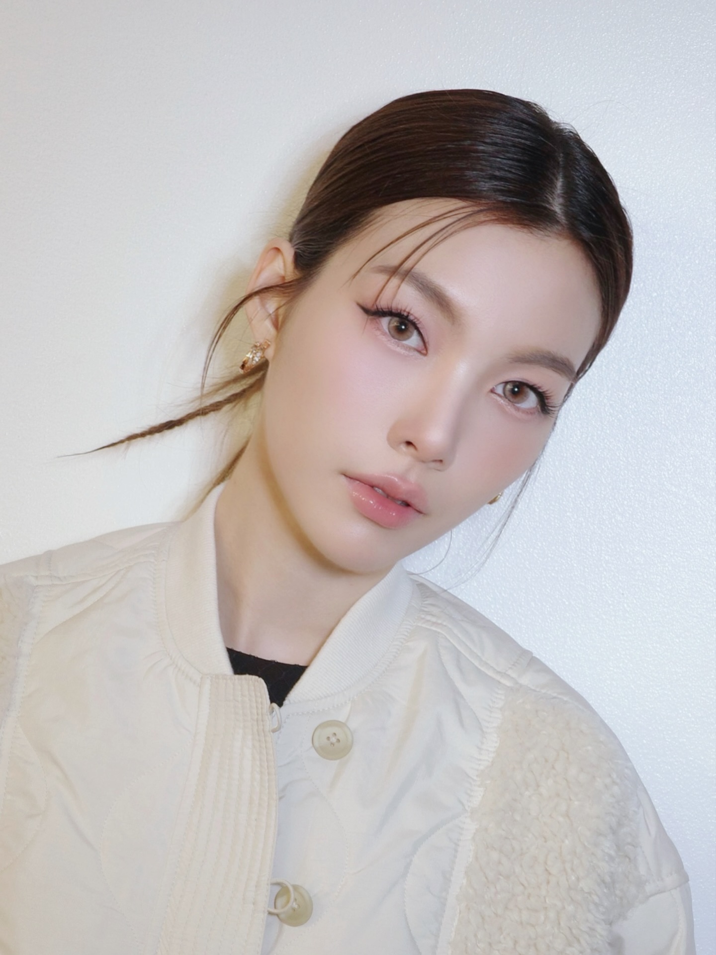 👚👛🦄🦩🍧🍬
Armytoast x @orm.kornnaphat 
#OrmKornnaphat
Hair by @biobell.lpz 
Assisted by @mechez @leakloukkaewsika 
#luxurybeautybyarmytoast 
#armytoastsgirls 
#สวยทุกวี่สวยทุกวัน 
.
.
.
.
.
.
.
.
.
.
.
.
.
.
.
.
.

#ช่างแต่งหน้า #แต่งหน้า #แต่งหน้าทำผม #ช่างแต่งหน้าเจ้าสาว #แต่งหน้าเจ้าสาว #เจ้าสาว #สอนแต่งหน้า #แต่งหน้าเสริมโหงวเฮ้ง  #asian #asianmodel #model #fashion #photographer #fashionicon #star #superstar #celebrity #thailandmakeup #makeupthailand #thailandmakeupartist