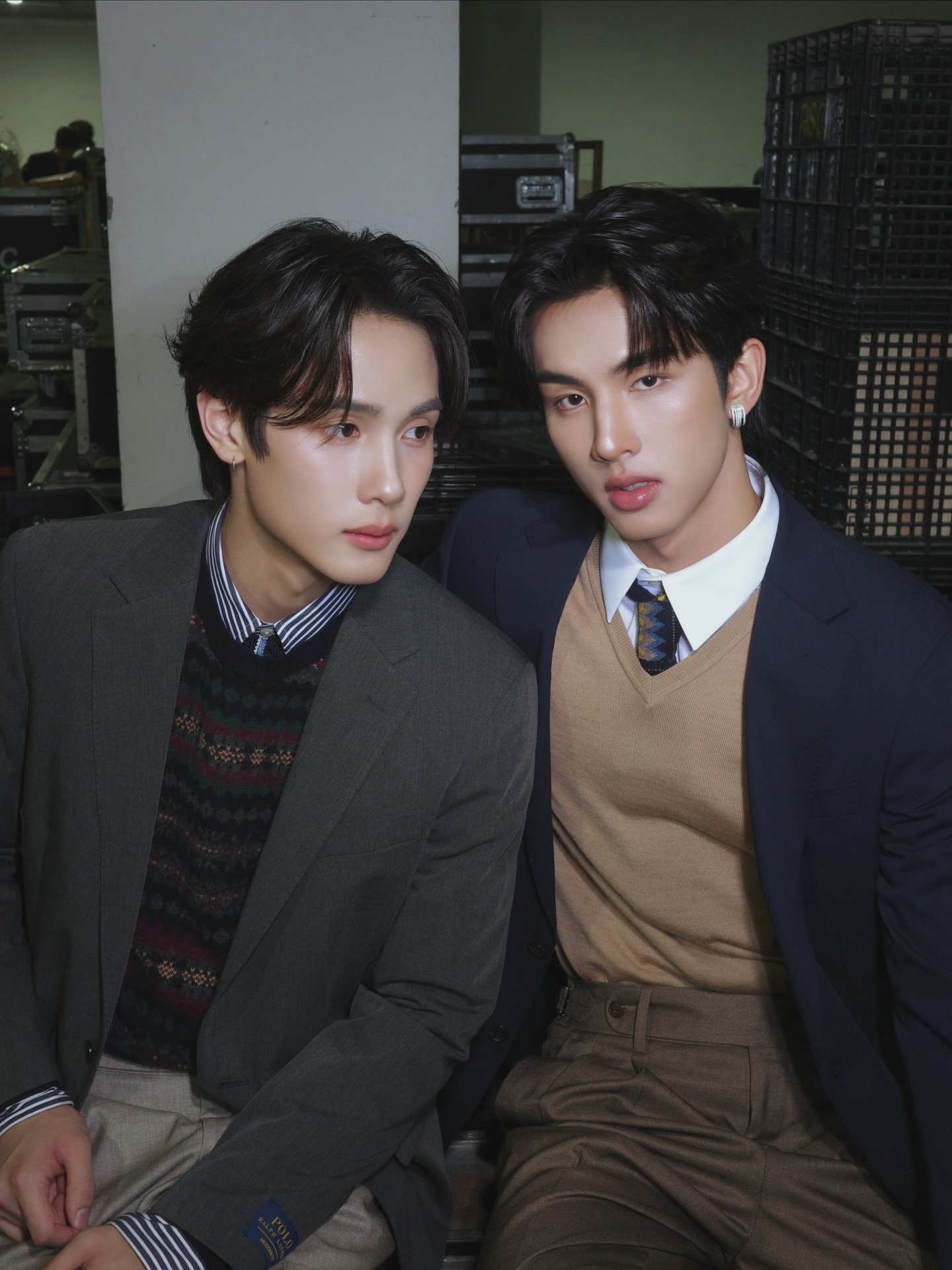 @swensurf 🫶🏻 @j.javabh 
Styled by @ammpattarat 
Hair by @_zofear99 
Assisted by @mechez @leakloukkaewsika 
Thank you @boombumpy 
#GMMTV2026 #gmmtv2026magicvibesmaximized