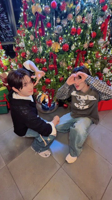 🎄🎄

#YOUNGJAE #KYUNGMIN
#TWS #투어스 #247WithUs