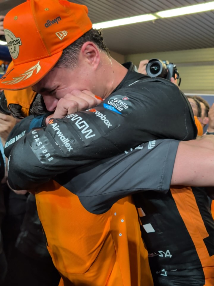 Admin finally had a moment to check the camera roll 📲 

#McLaren @android 🧡