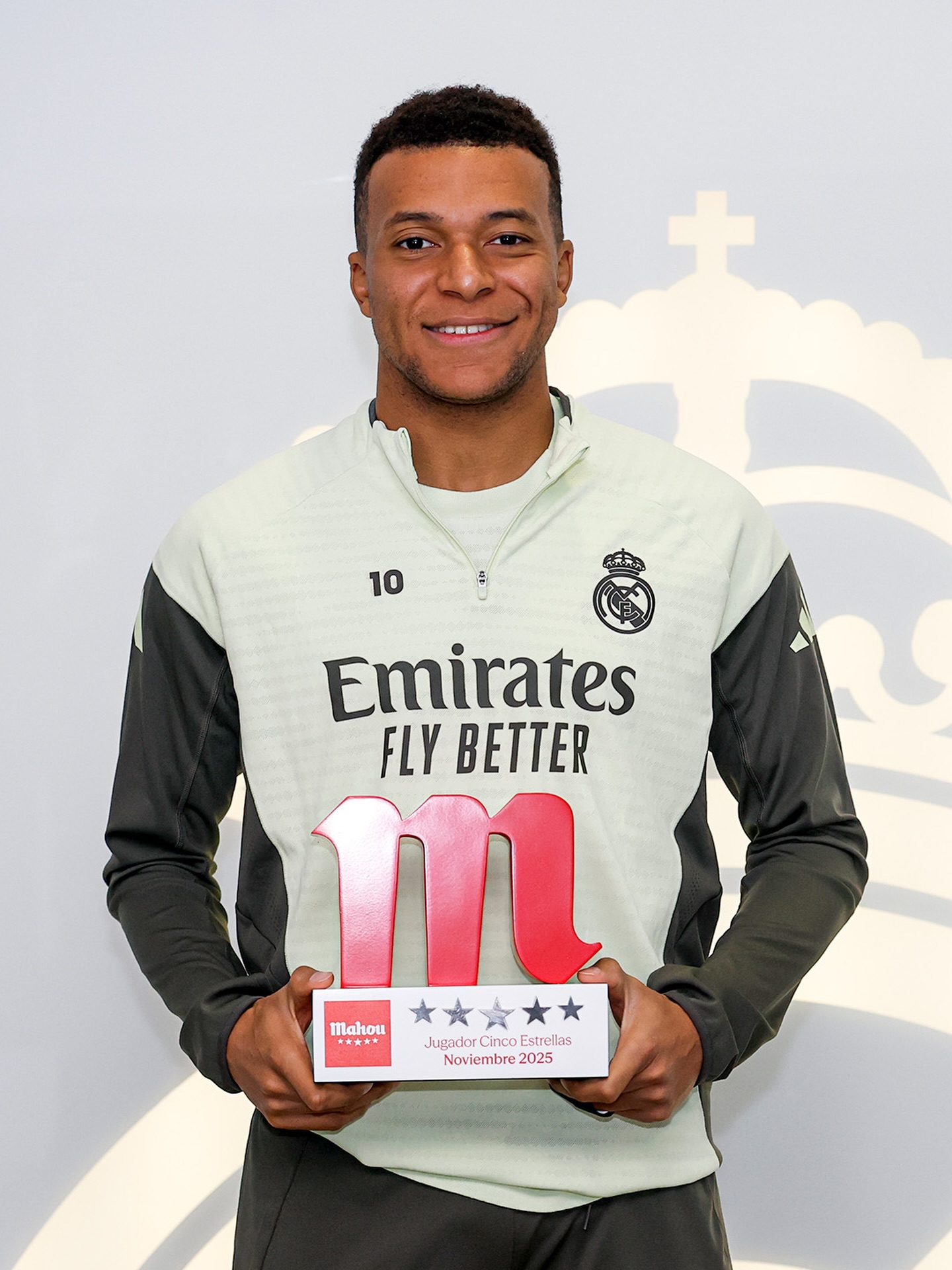 🏆 @K.Mbappe
✨ #JugadorCincoEstrellas · November | Noviembre
⚽ @futbolmahou