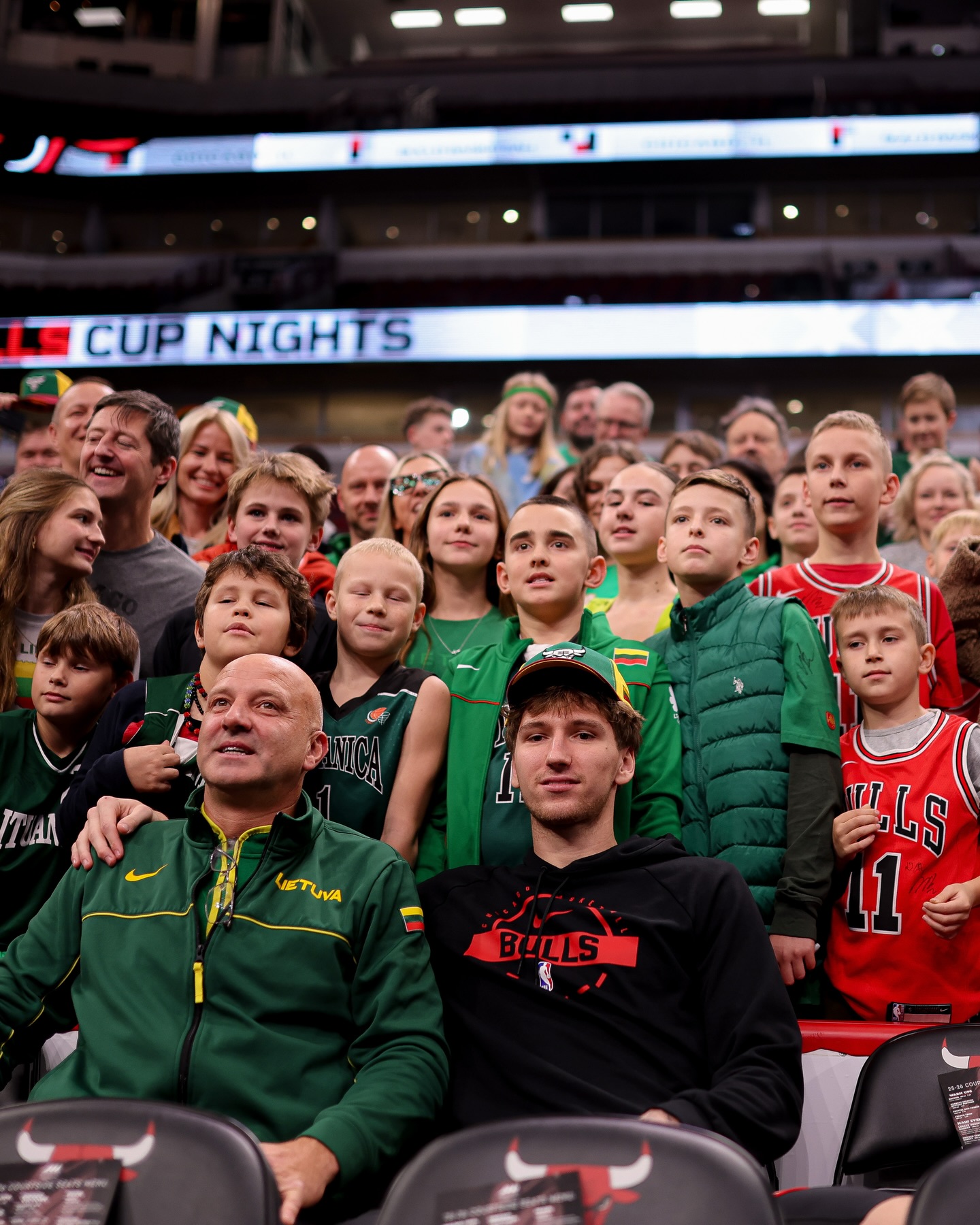 @matasbuzelis showing love to a group of Lithuanian Bulls fans ❤️🇱🇹