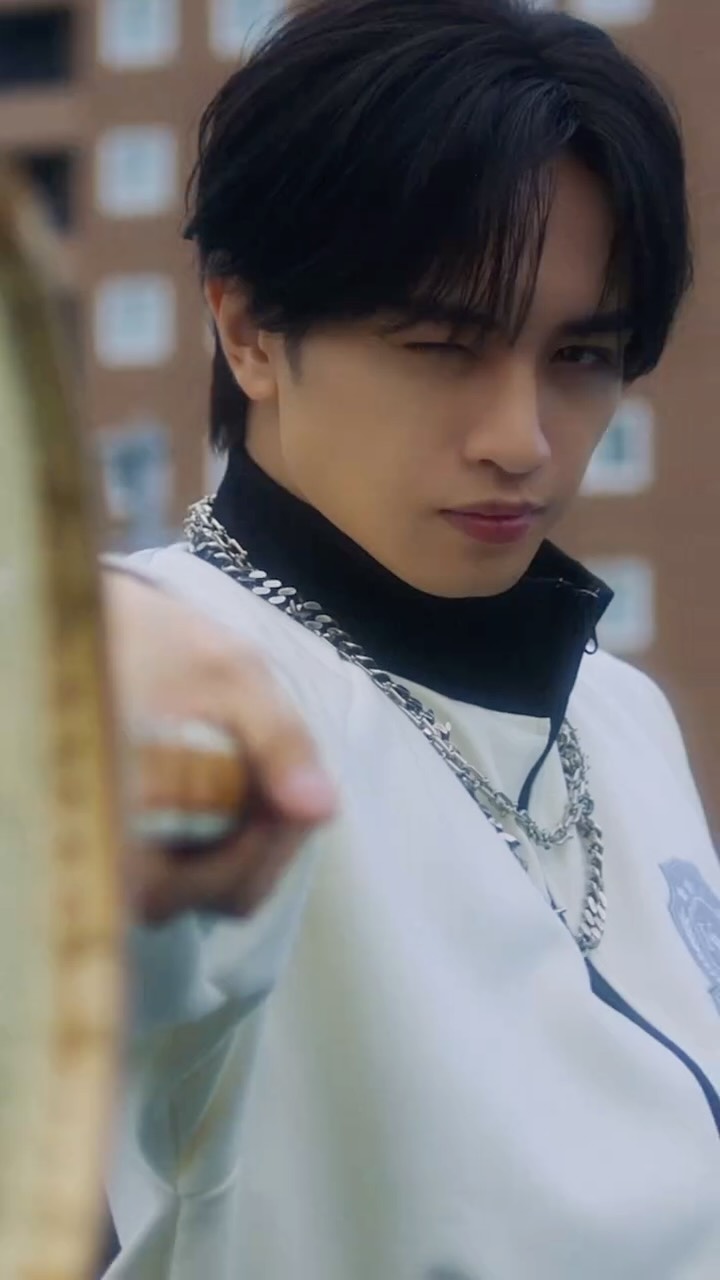 トラックジャケットと靴下とステッカー作りました🎾FC限定。11/30までです

#FIFTEENLOVEコレクションteaser
#この冬にぜひ
#アイアイムユーというファンクラブにて
#男女皆様着れるし履けるし楽しめるよん