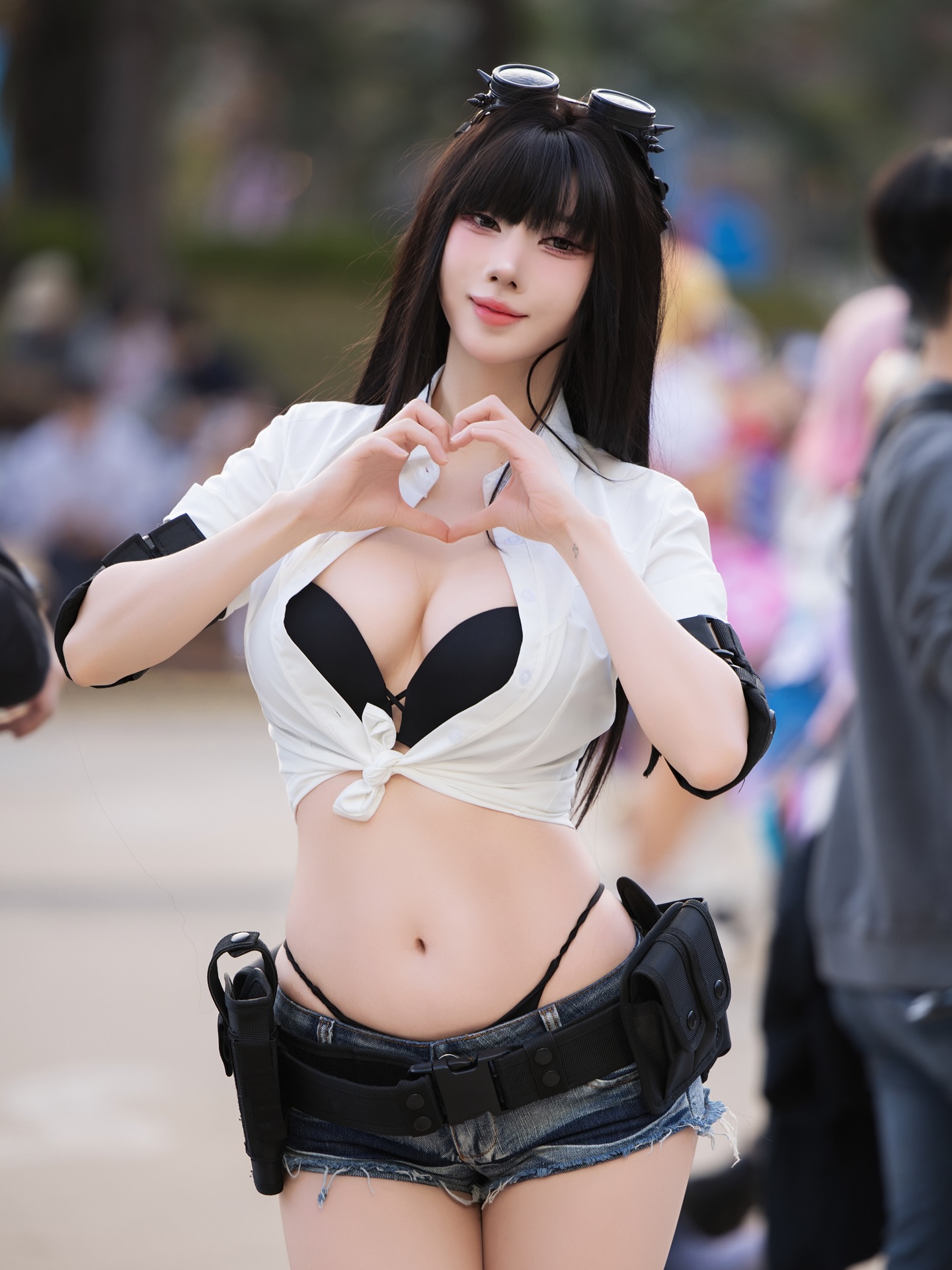 항상 어쩌다보니..엄청나게 게으른것도 있지만 😅….
관리는 나중에 천천히 해야지…
하면서 계속 미뤘던 시술을 드디어 받고 왔습니다 !

이번에 방문한 에르네의원 
인테리어도 너무 예쁘고, 분위기가 차분해서
들어가자마자 다행스럽게도 긴장이 좀 풀렸습니다😓

상담실장님도 엄청 친절하시고
원장님은 제 얼굴 상태 하나하나 꼼꼼하게 봐주셔서
첫 리프팅인데도 뭔가 지금안하면
안될거같은 강한확신과 믿음이 생김요! 

처음이라 사실 좀 무서워서 저를 기절시켜주세요..라고했지만
시술하는 내내 이은희 이사님께서 둥가둥가 잘 챙겨주셔서
겁쟁이인 저도 무사히(?) 끝냈답니다ㅜ

이제 진짜! 미뤄왔던 관리 진짜진짜 에르네로 시작 👍

@hoon_0321
#에르네의원 #에르네클리닉
#강남피부과 #강남실리프팅 #울세라리프팅