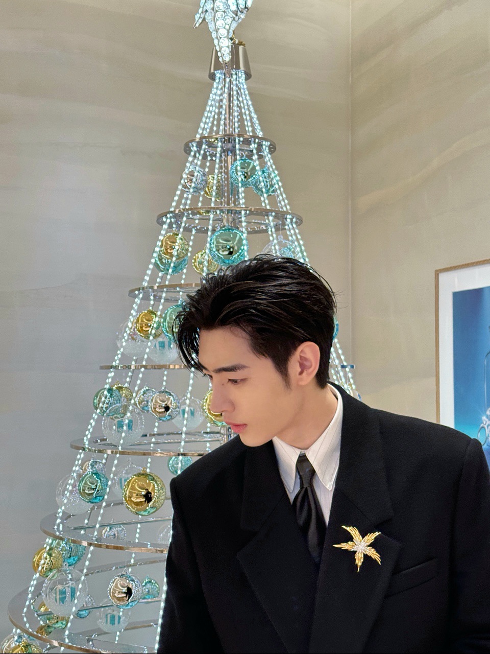 💍 
@Tiffanyandco #TiffanyAndCO #ATiffanyHoliday #티파니 #SUNGHOON