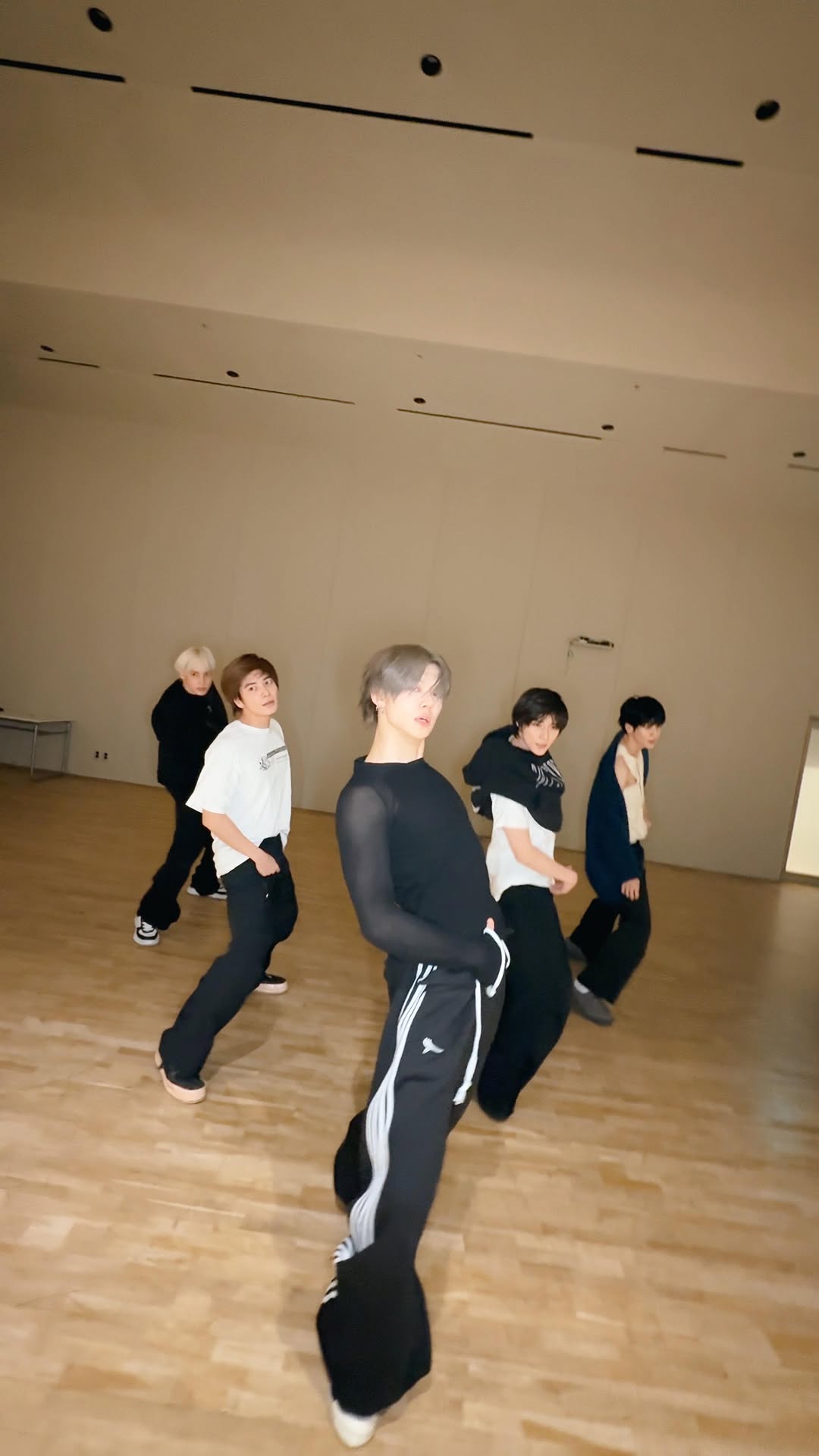 W MY BROOOSSSS🖤

#TalktoYou_Challenge
#연준 #YEONJUN
#NOLABELS_PART01 #TalktoYou
#투모로우바이투게더 #TOMORROW_X_TOGETHER #TXT