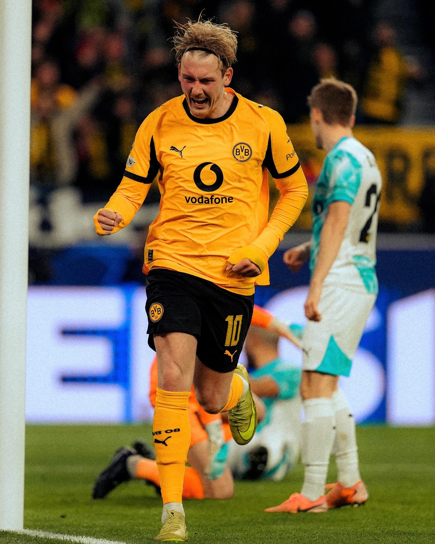 👀🚨 Watch out: This man is 𝐎𝐍 𝐅𝐈𝐑𝐄!🔥 @julianbrandt 

@championsleague | #BVBBOD 2:1