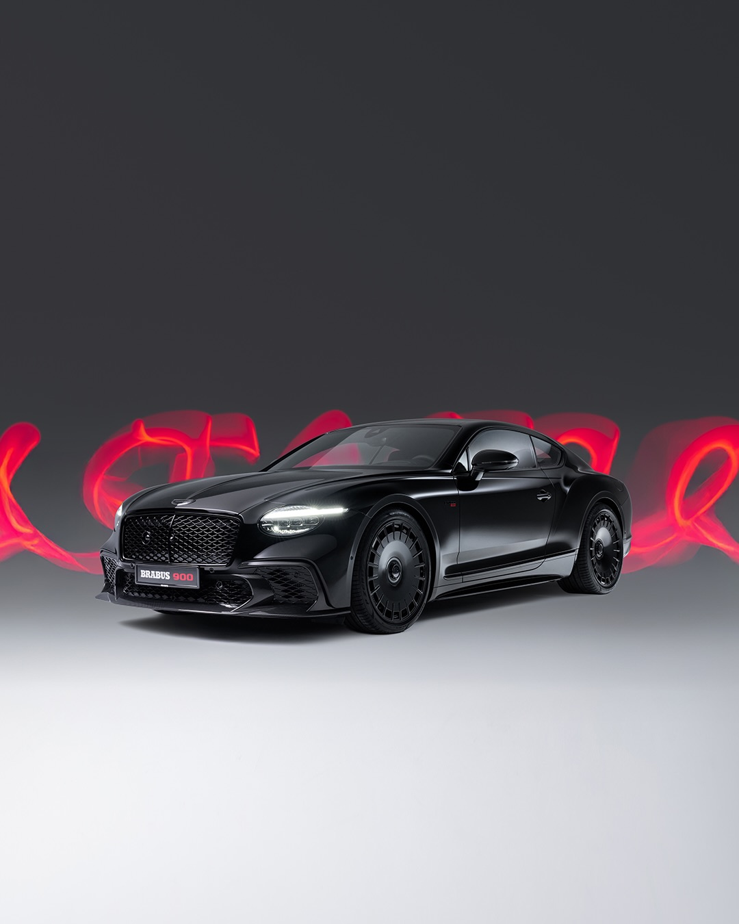 The BRABUS 900 SUPERBLACK redefines high-performance grand touring with a bold carbon fiber exterior, a newly designed BRABUS fascia and a tailor-made aerodynamic enhancement concept that enhances stability and presence from every angle. 💥

#BRABUS #BRABUS900SUPERBLACK #GT #Luxury #Performance