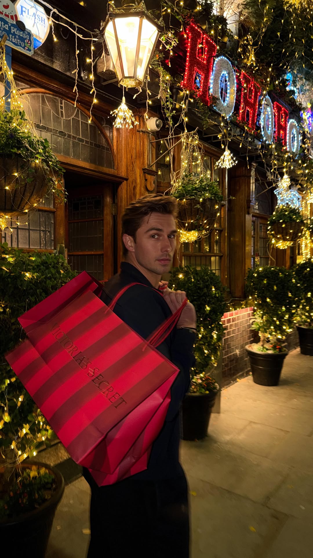 One stop, everything shopped, and I’ve not left it until the last minute @victoriassecretuk