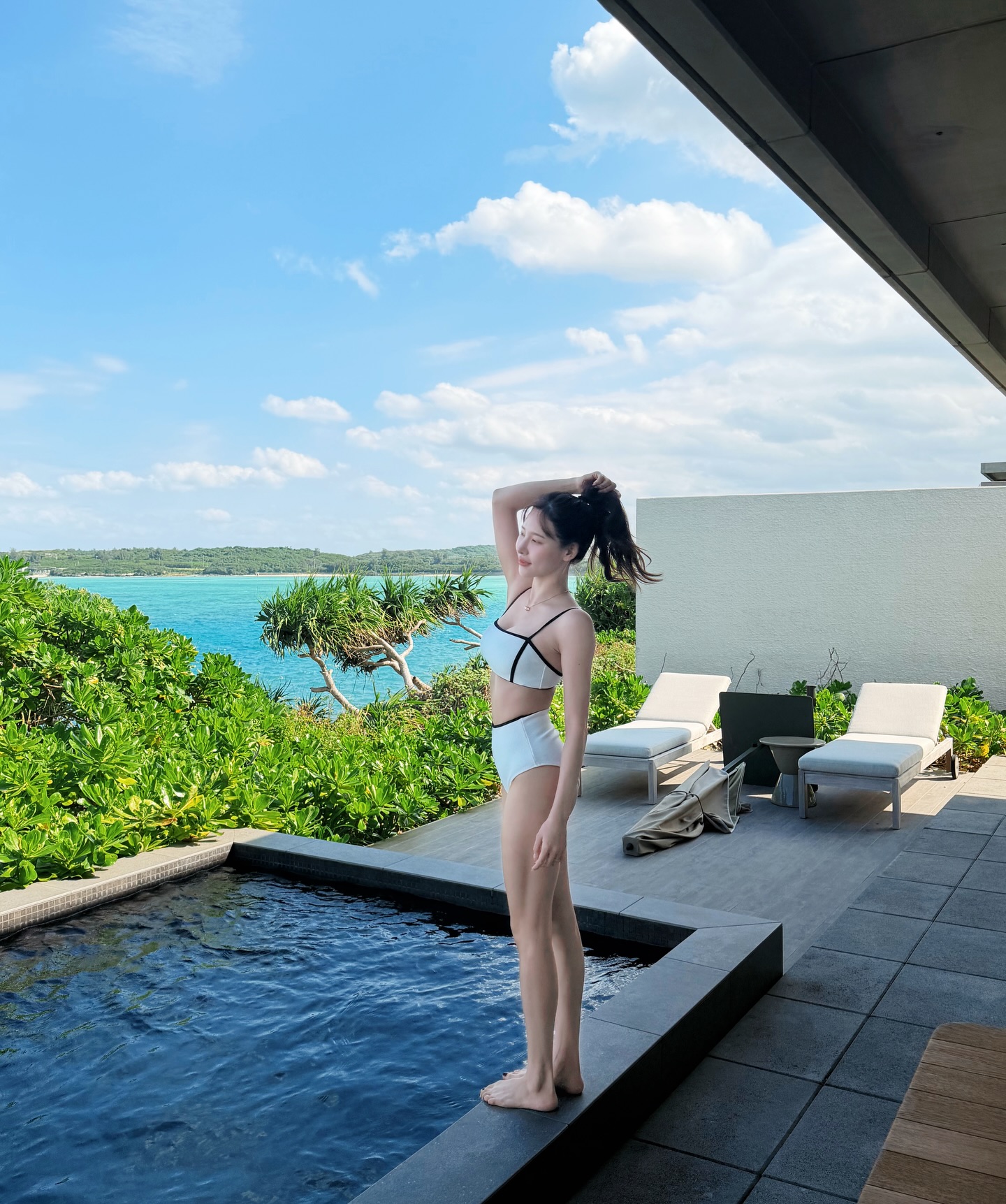 2시간 거리인데, 수영복을 입을 수 있는 날씨라니…불공평해!!!!😭❤️
로즈우드 인테리어가 너무 제 취향이라 사진으로 가득 담았어요… 우리집도 이대로 꾸미고 싶다🥹 

저 여행사진 조금 더 올려도 되죠?>_<❤️
@RosewoodMiyakojima @RosewoodHotels
#RosewoodMiyakojima
#RosewoodHotels
#RWJourneys