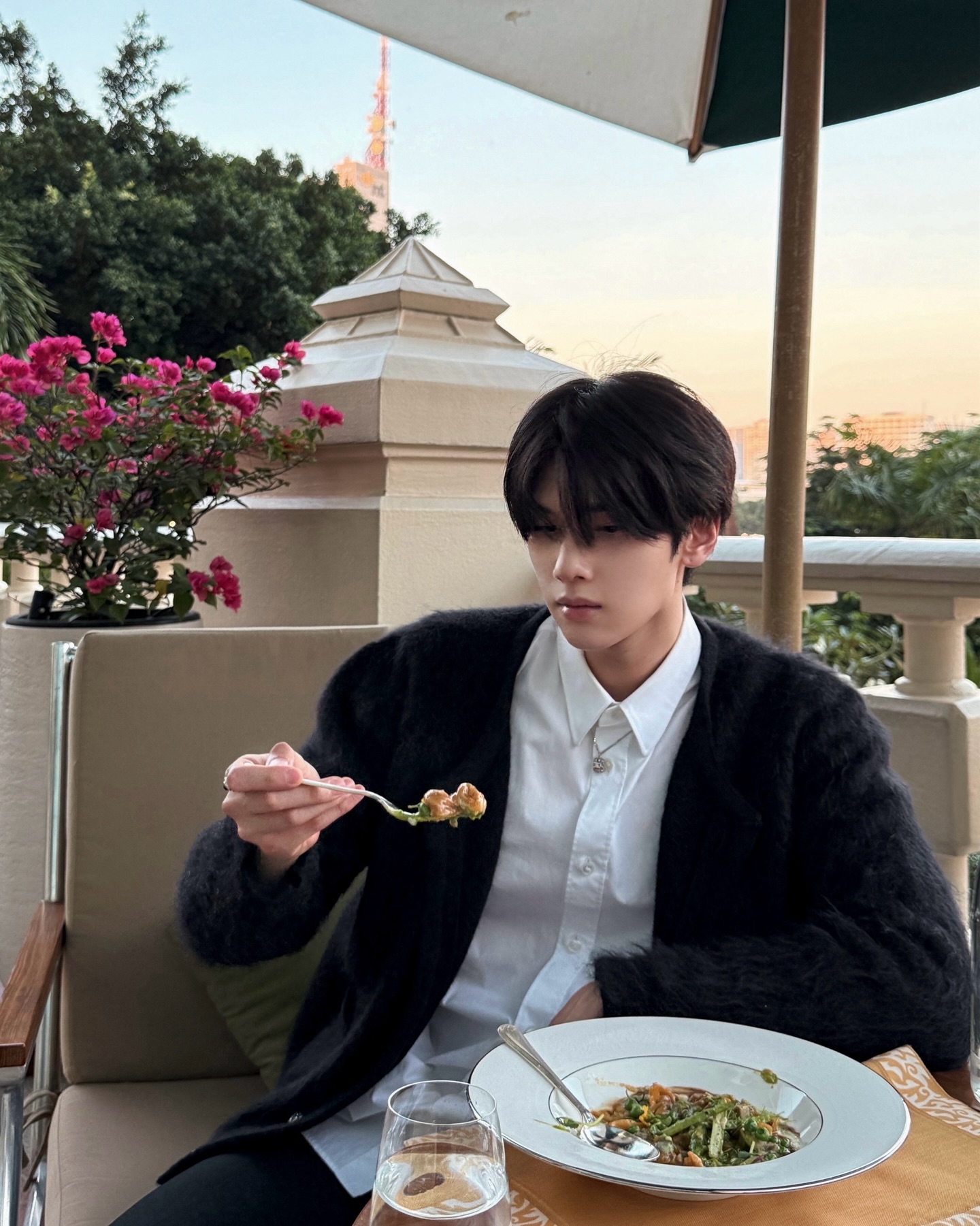 it’s beginning to look a lot like christmas