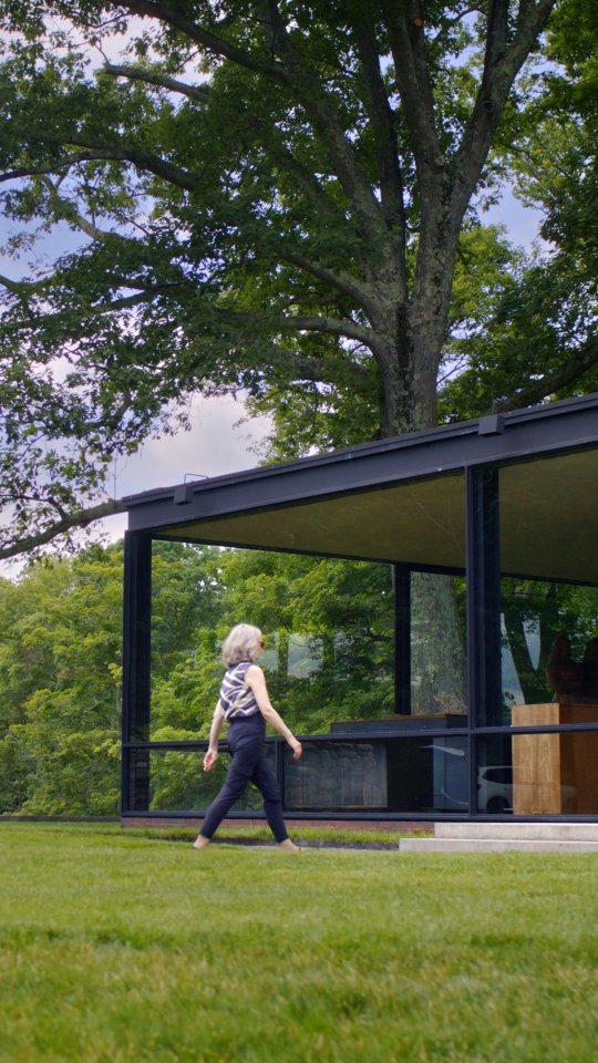 Video Feature • When you approach The Glass House from the brick side, you enter along a grass-lined pathway. This grassy area essentially functions as a courtyard in the home.

Inside, a minimal kitchen sits to the left. Behind the cabinetry is the bedroom area, while the bathroom is contained within the cylindrical brick volume, which also incorporates the fireplace on one side.

Head to the link in bio to watch the full video on The Local Project.

Photography by @tfadtomferguson.
Architecture by Philip Johnson.
Filmed and edited by @ocohomes.
Production by @thelocalproduction_.