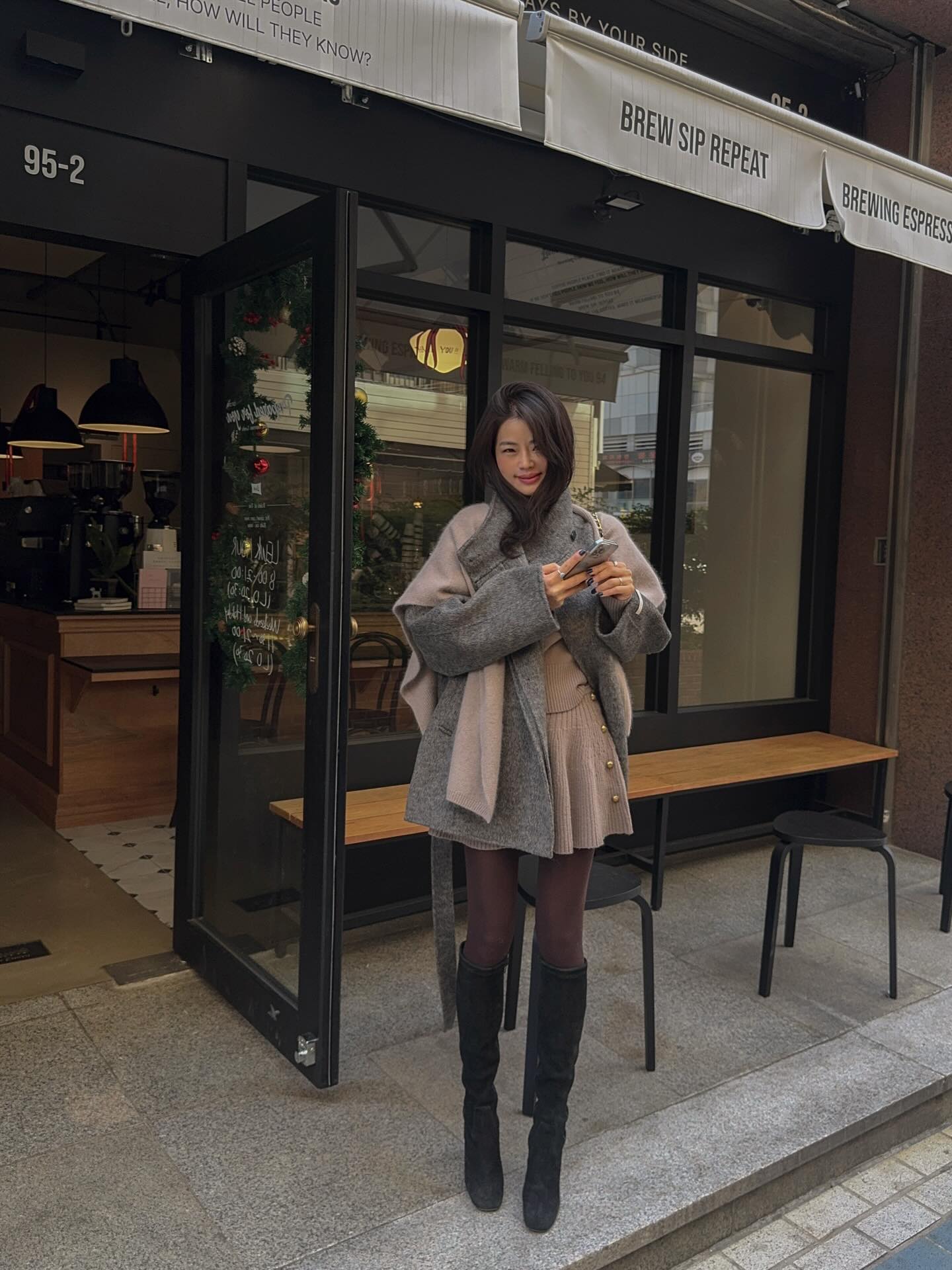 오늘의 업데이트🤎
뮤트 니트 스커트세트는 주말에 피드보시구 문의 많이주셔서 미리 수량 오더넣어두긴했지만 품절되기전에 챙겨봐주세요✨
.
.
#메이메이#겨울
#겨울코디