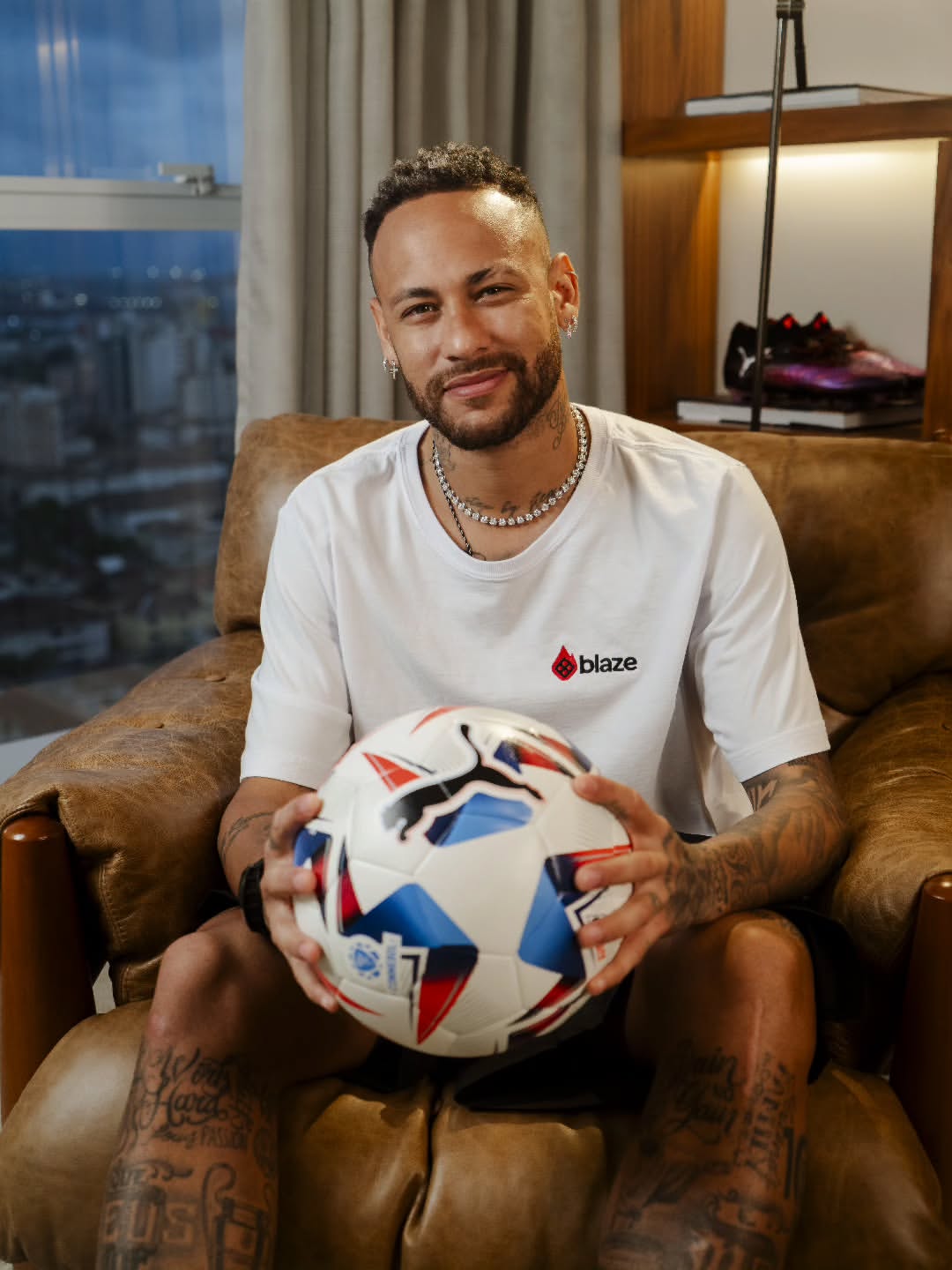 O Neymar Jr apresenta a Blaze.bet.br ! 🎲🔥 Jogos exclusivos, com rodadas emocionantes e resultados transparentes. Plataforma segura e licenciada. Jogue com a gente!
⚠️ Mas apenas se você for maior de 18 anos, e com dinheiro sobrando para se divertir! Emoção é jogar com responsabilidade!

🔞 Jogue com responsabilidade, não há garantia de ganhos. Apenas para maiores de 18 anos.
Autorização SPA/MF nº 471