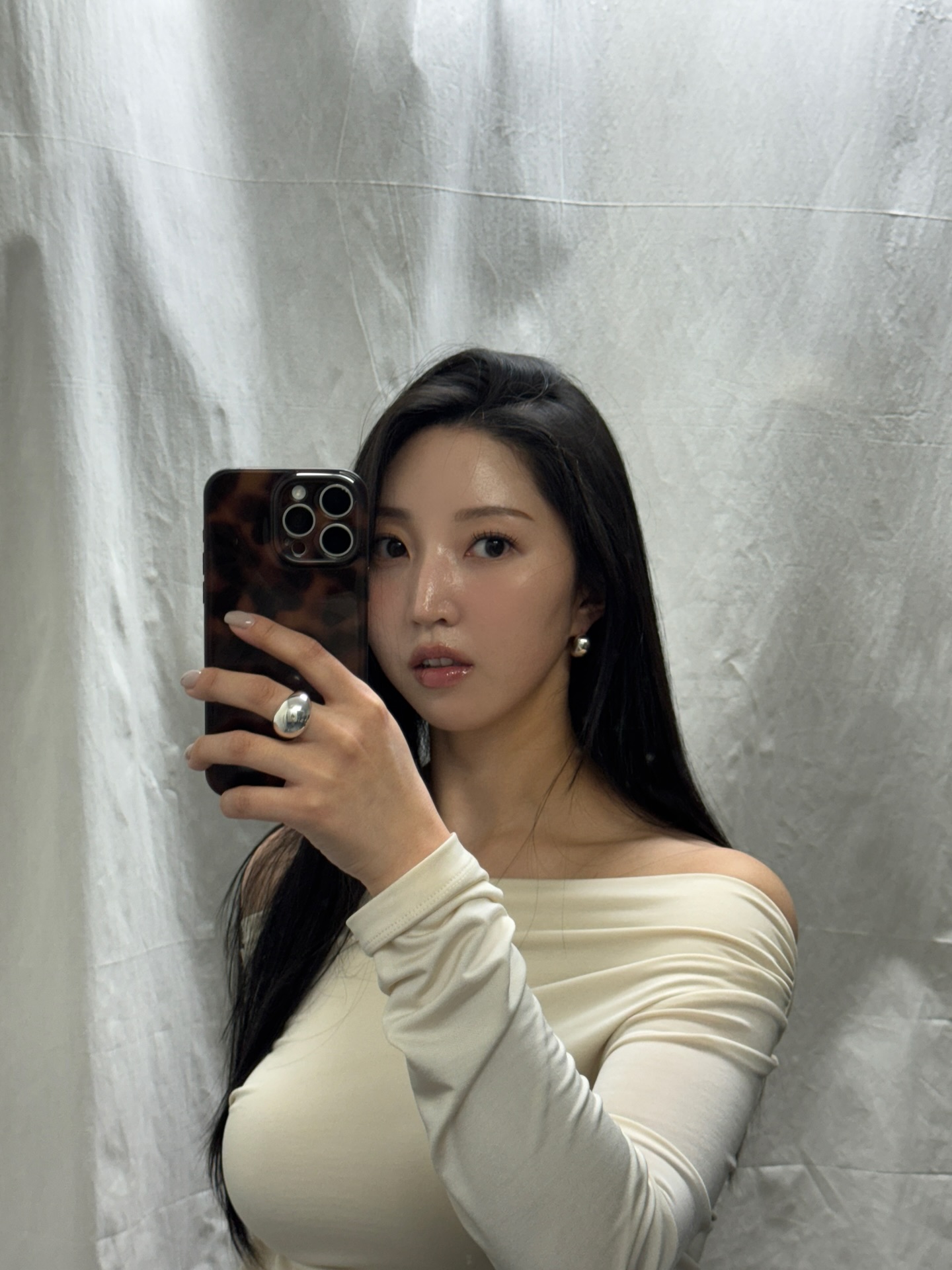 폰에 묵혀있던 일상뿌리기🏃🏻‍♀️✨

이코디 자주입어서그렇지 사진들
거의 다 다른날..^^ㅋㅋ

#Holiday_frieda
#Holiday_layla