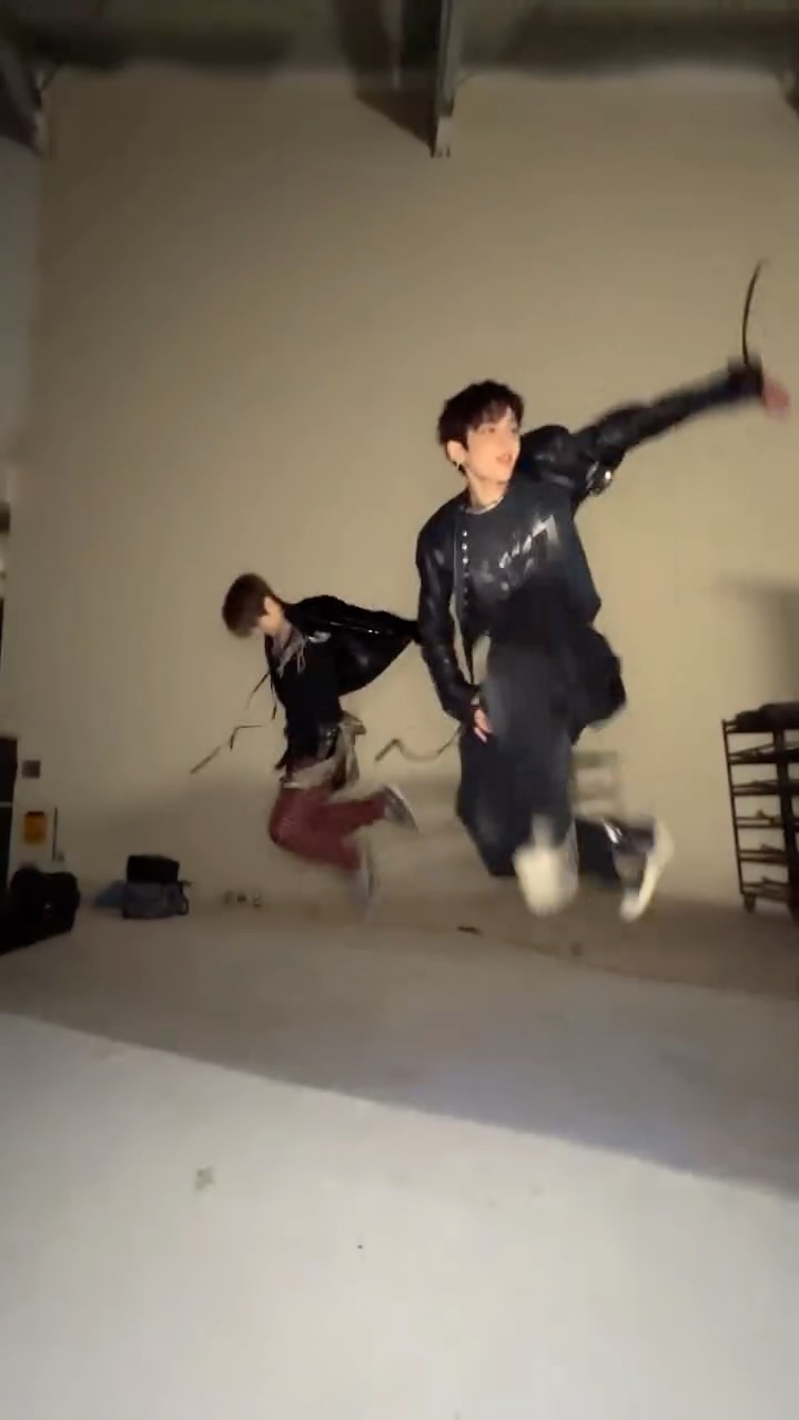 On the way🕺

#RIIZE #라이즈
#RISEandREALIZE
#Fame #RIIZE_Fame