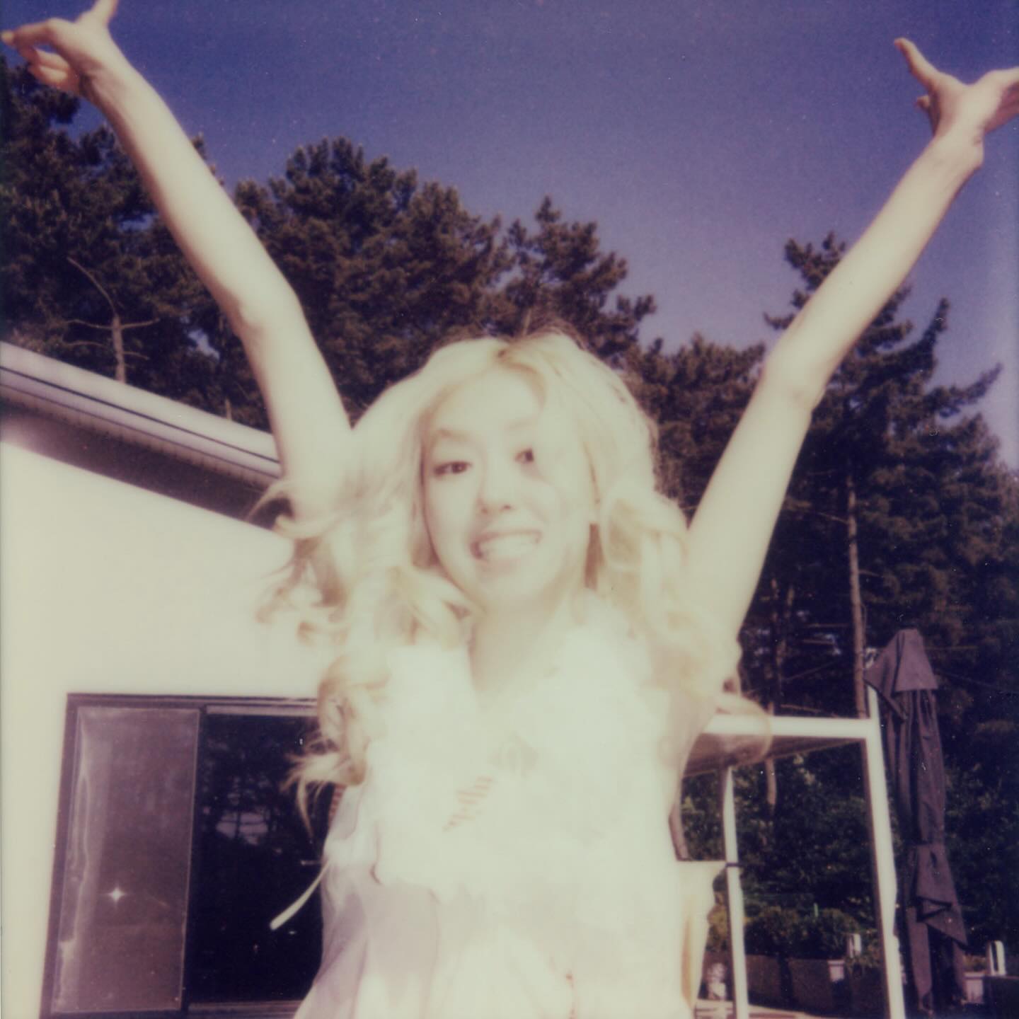 ‘rosie’ turns one today

what a year
thank you for taking care of this album
please continue to take care of it
your hearts and your souls along with it too (if you may)!
thank you for accepting ‘rosie’ as she is
and making her feel like 
a number one girl
love love loveeee R