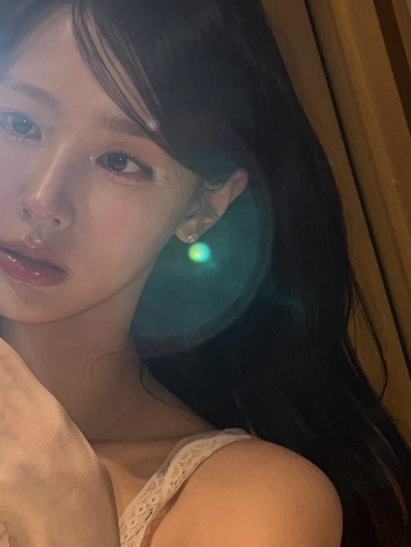 🤳밤늦도록 화장을 지우지 못하는 한 여자의 이야기…✧･ﾟ: *✧･ﾟ:* *:･ﾟ✧*:･ﾟ✧