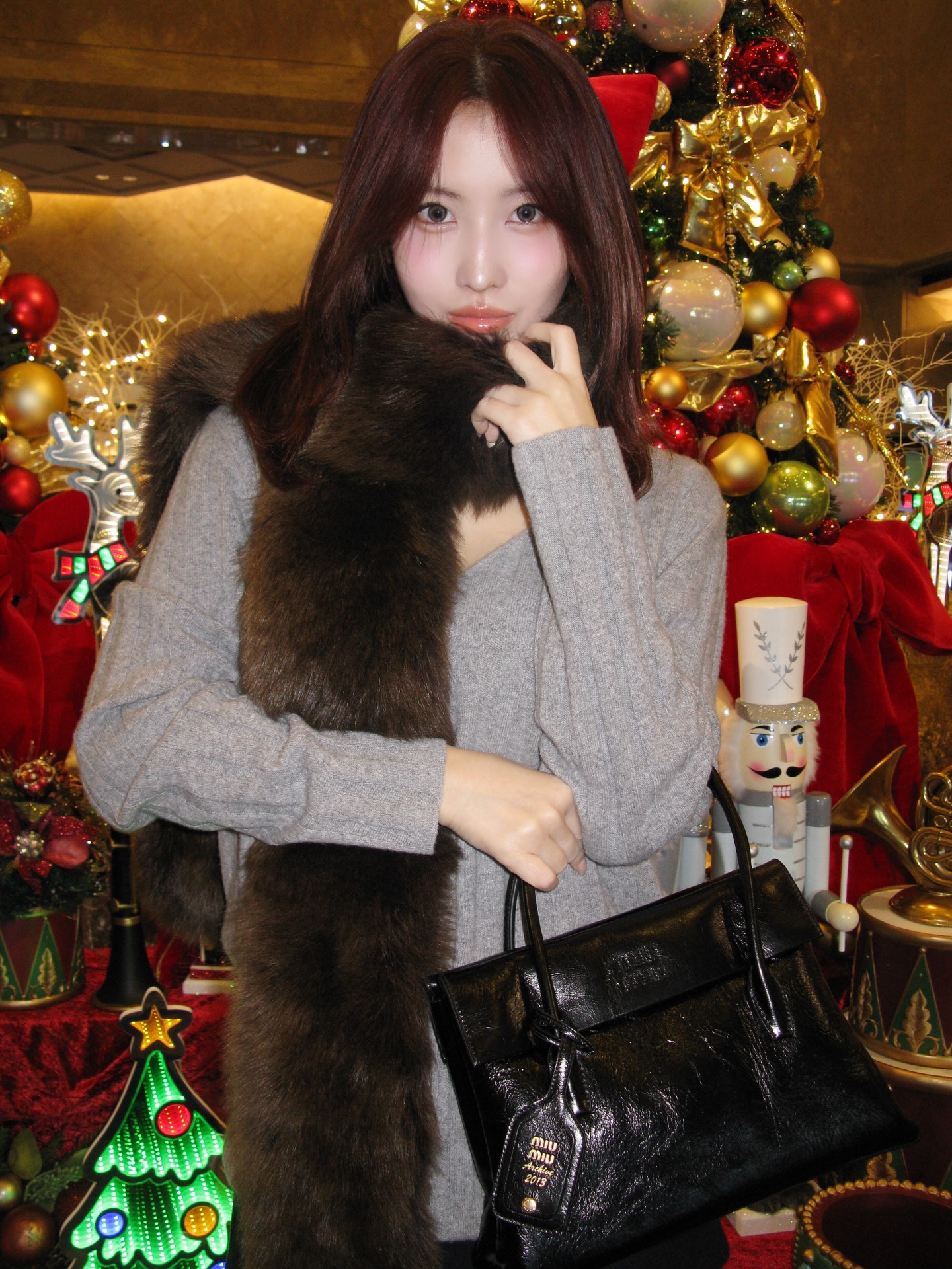 Happy Holidays!!
Spending beautiful holiday season with my @miumiu Solitaire Bag!!
#MiuMiu #MiuMiuHoliday #PR
#japan