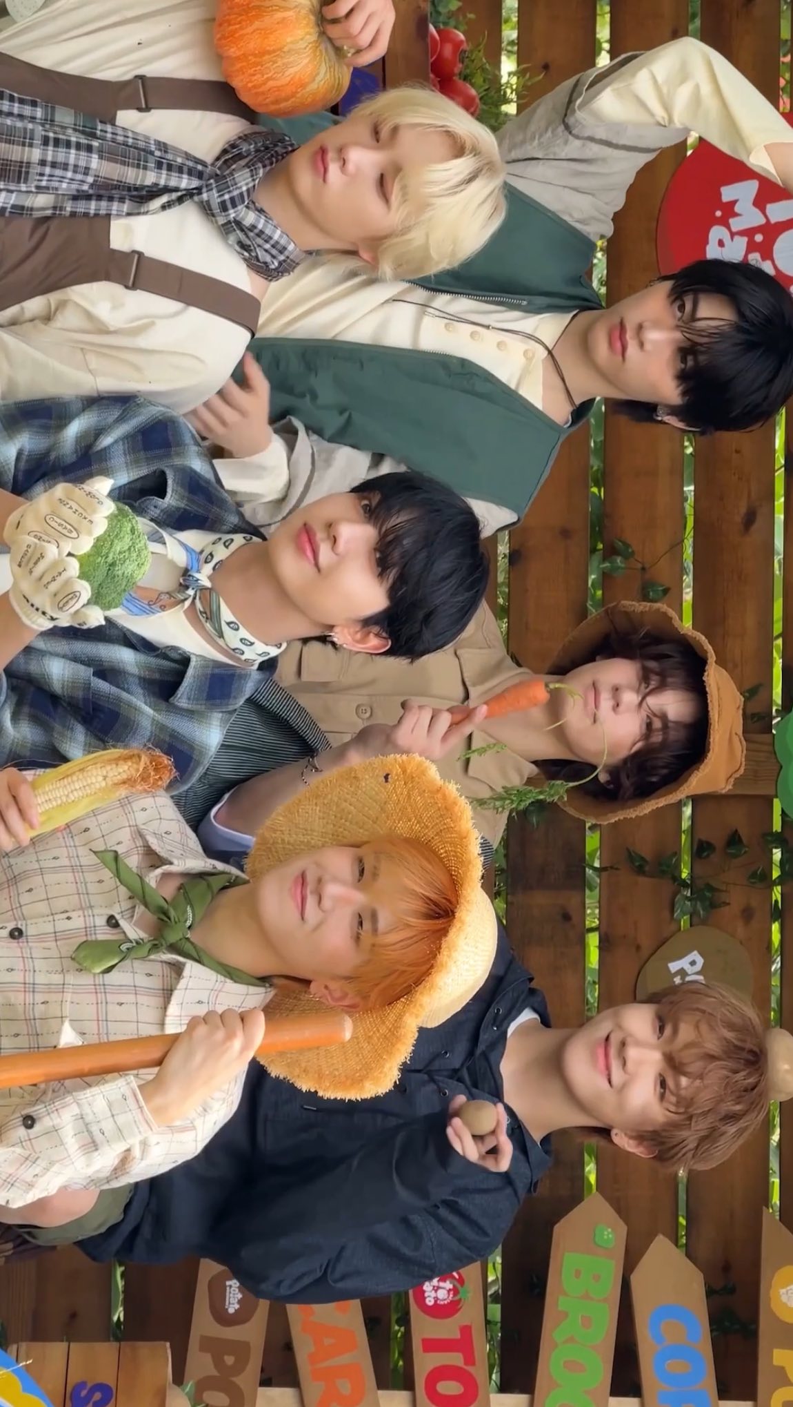 사랑이 어떤 느낌인지🩵

#BOYNEXTDOOR #보이넥스트도어 #BND
#BND_2026시즌그리팅 #SALAD_DAYS