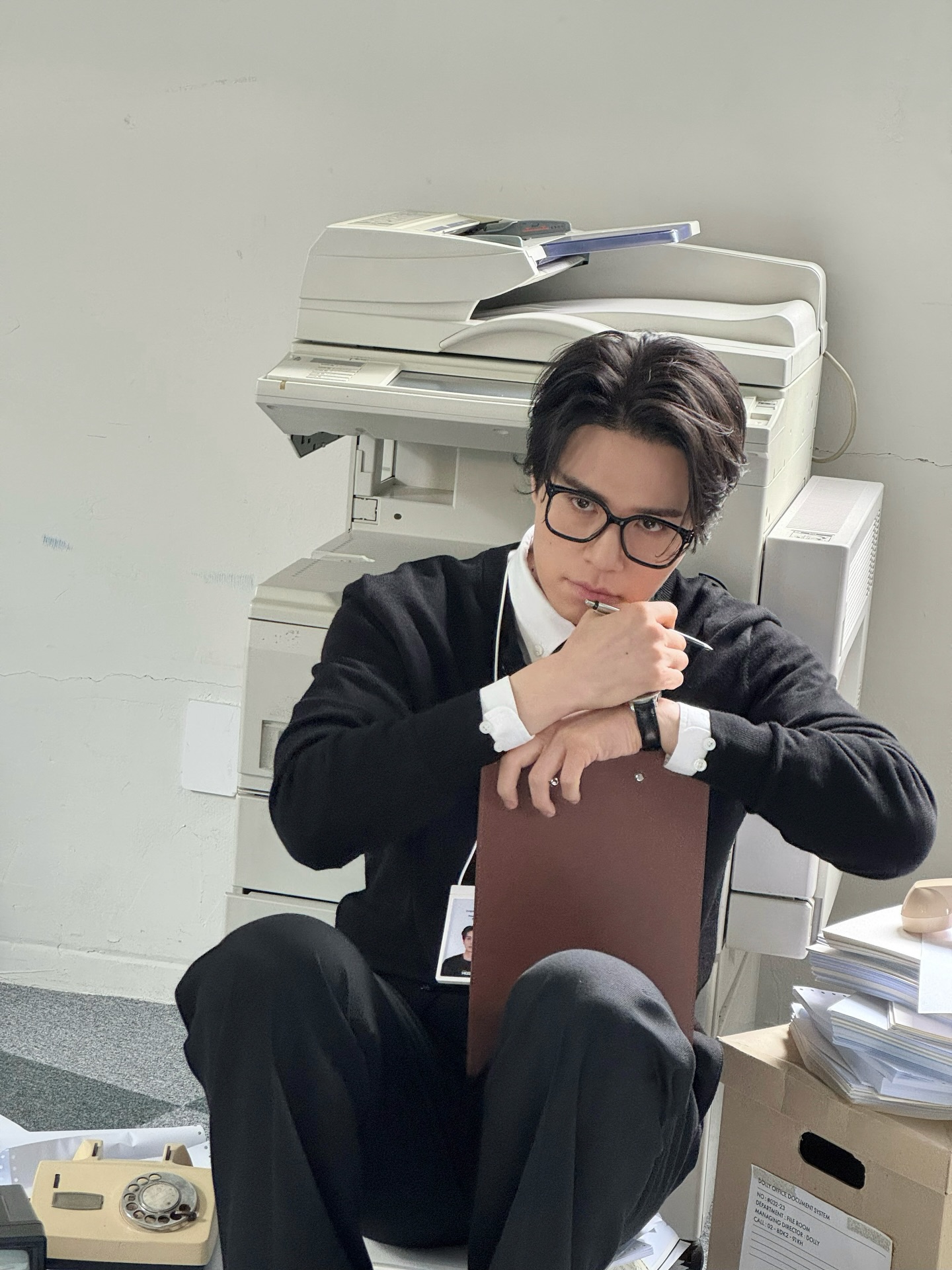 | #이동욱

𝗟𝗘𝗘 𝗗𝗢𝗡𝗚 𝗪𝗢𝗢𝗞 𝟮𝟬𝟮𝟲 𝗦𝗘𝗔𝗦𝗢𝗡’𝗦 𝗚𝗥𝗘𝗘𝗧𝗜𝗡𝗚𝗦 
𝗖𝗢𝗠𝗣𝗔𝗡𝗬 𝗪𝗢𝗢𝗞 
예약 판매 마감 D-1

🗓️ 예약 판매 일정
~ 2025.12.03(WED) 11:59AM (KST)

📍 판매처
스타쉽 스퀘어 
사운드 웨이브 
샤오망
알라딘
애플뮤직
예스24
케이타운포유

✓ 각 판매처 별 이벤트가 상이하오니
자세한 내용은 판매처 사이트에서 확인해 주세요.
✓ 이외 주요 온라인 사이트에서도 판매되며, 
각 판매처 상황에 따라 내용은 변동될 수 있습니다.

#이동욱 #LeeDongWook
#2026시즌그리팅 #2026_SEASONS_GREETINGS
#COMPANY_WOOK