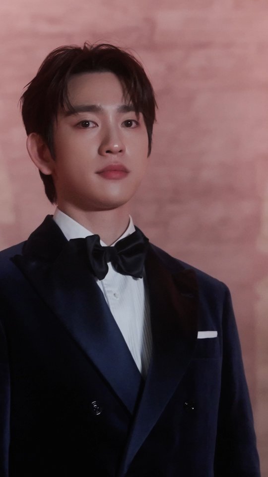 #광고 이탈리아 럭셔리 브랜드 브루넬로 쿠치넬리가 이탈리아 로마에서 다큐멘터리 영화 ‘Brunello, The Gracious Visionary’ 월드 프리미어를 선보였습니다. 고대 로마 세트장에서 영화와 예술이 만나는 순간, 배우 신세경과 박진영이 함께한 브루넬로 쿠치넬리의 우아함을 지금 감상해보세요. @brunellocucinelli @brunelloilvisionariogarbato

#Brunellofilm #brunellocucinelli #브루넬로쿠치넬리